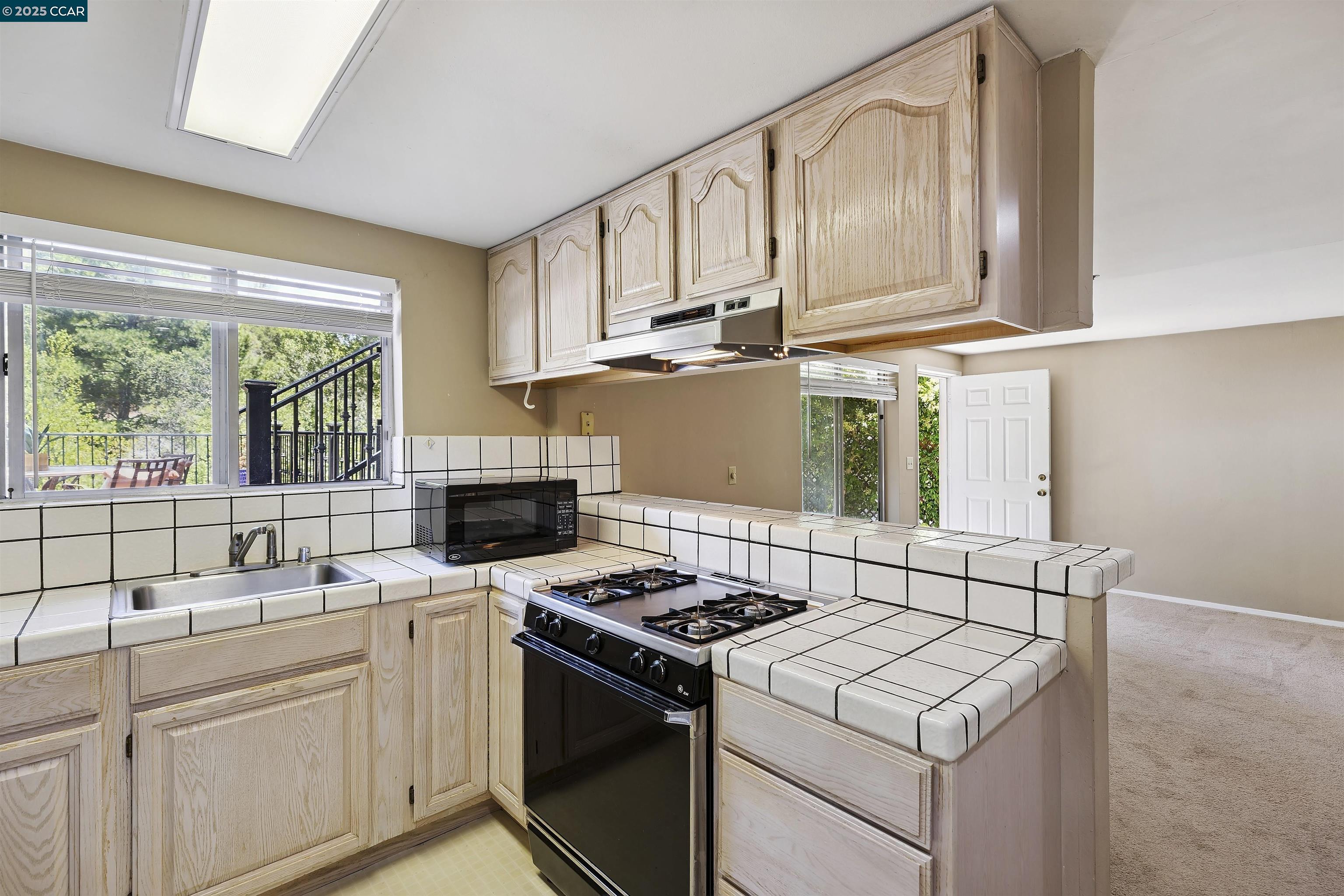 Detail Gallery Image 46 of 59 For 38 Saint Stephens Dr, Orinda,  CA 94563 - 5 Beds | 3/1 Baths