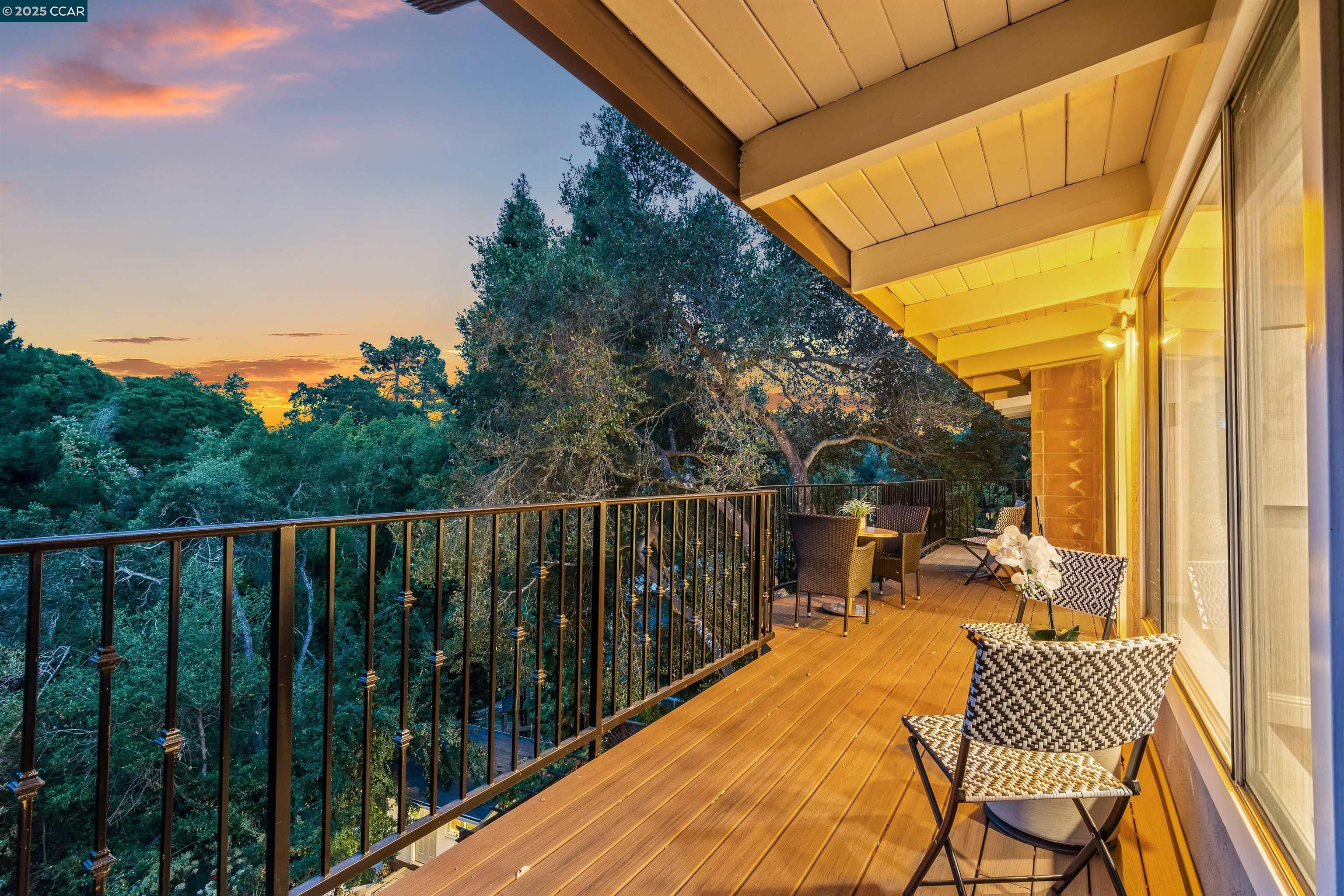 Detail Gallery Image 6 of 59 For 38 Saint Stephens Dr, Orinda,  CA 94563 - 5 Beds | 3/1 Baths