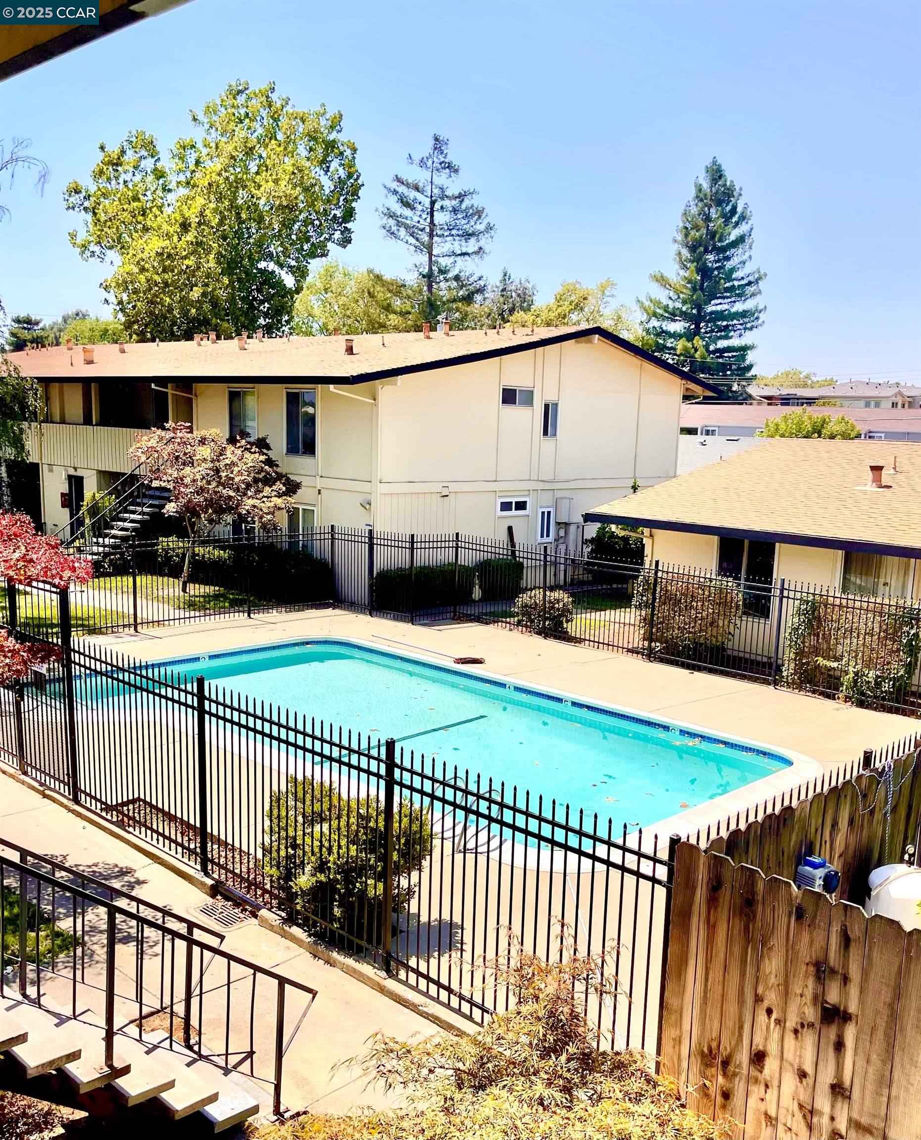 Photo #2: 41103489 Listing 