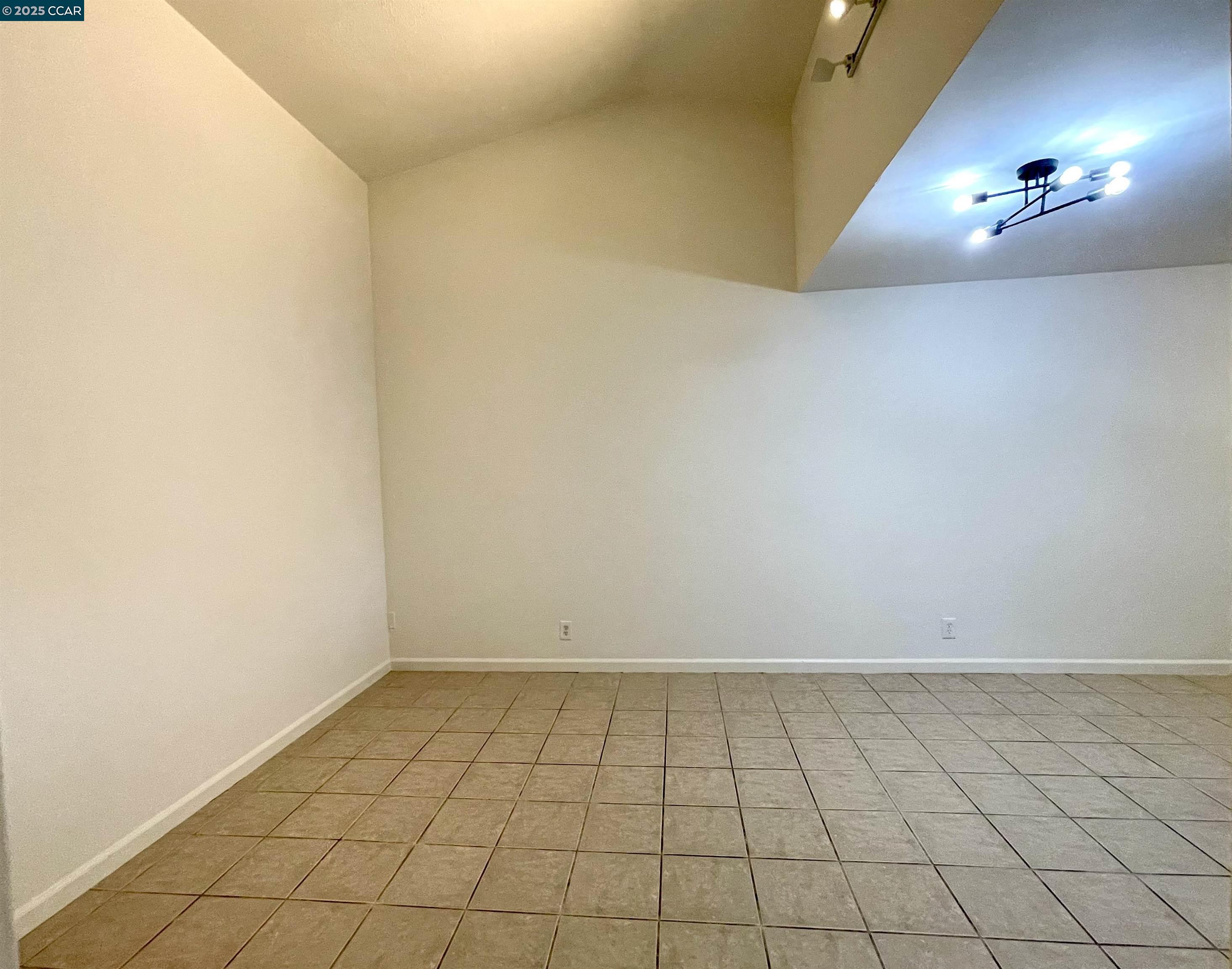 Detail Gallery Image 13 of 20 For 2525 Walters Way #22,  Concord,  CA 94520 - 2 Beds | 2 Baths