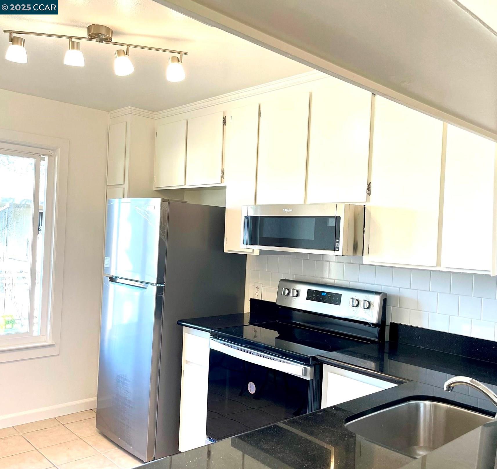 Photo #4: 41103489 Listing 