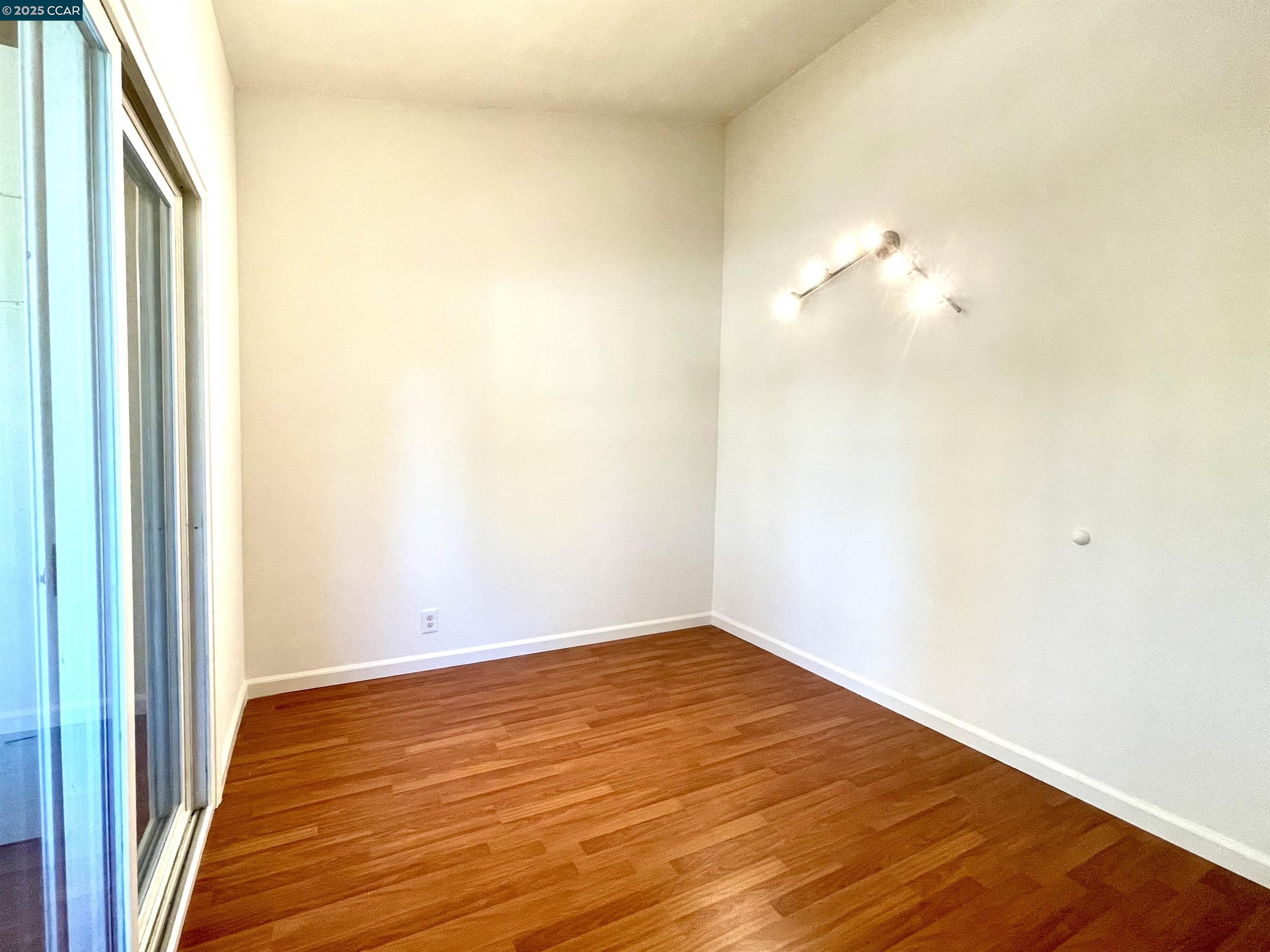 Photo #8: 41103489 Listing: Photo #8