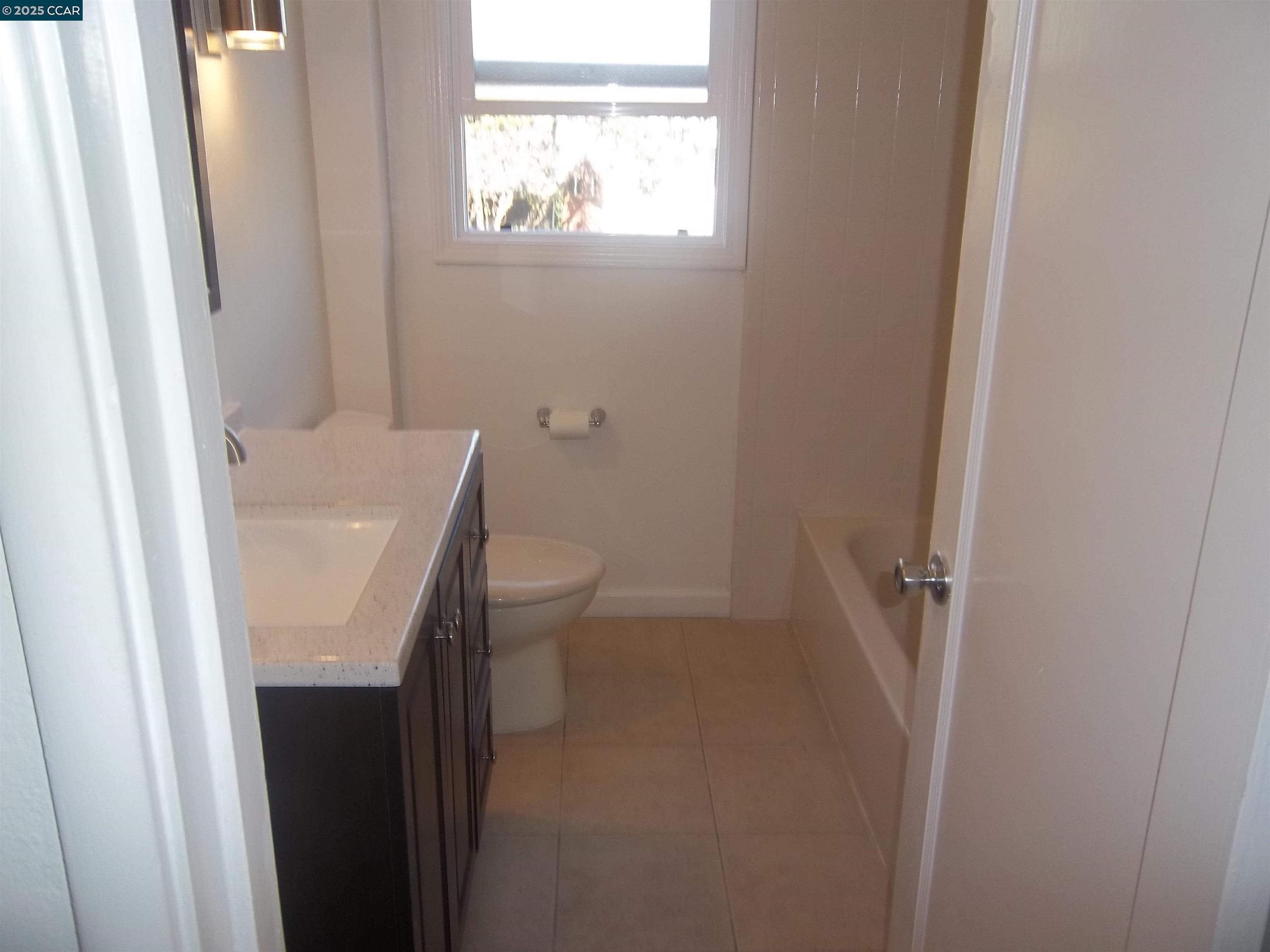 25 Main, Martinez, California 94553, 3 Bedrooms Bedrooms, 7 Rooms Rooms,2 BathroomsBathrooms,Residential Lease,For Rent,25 Main,41103492