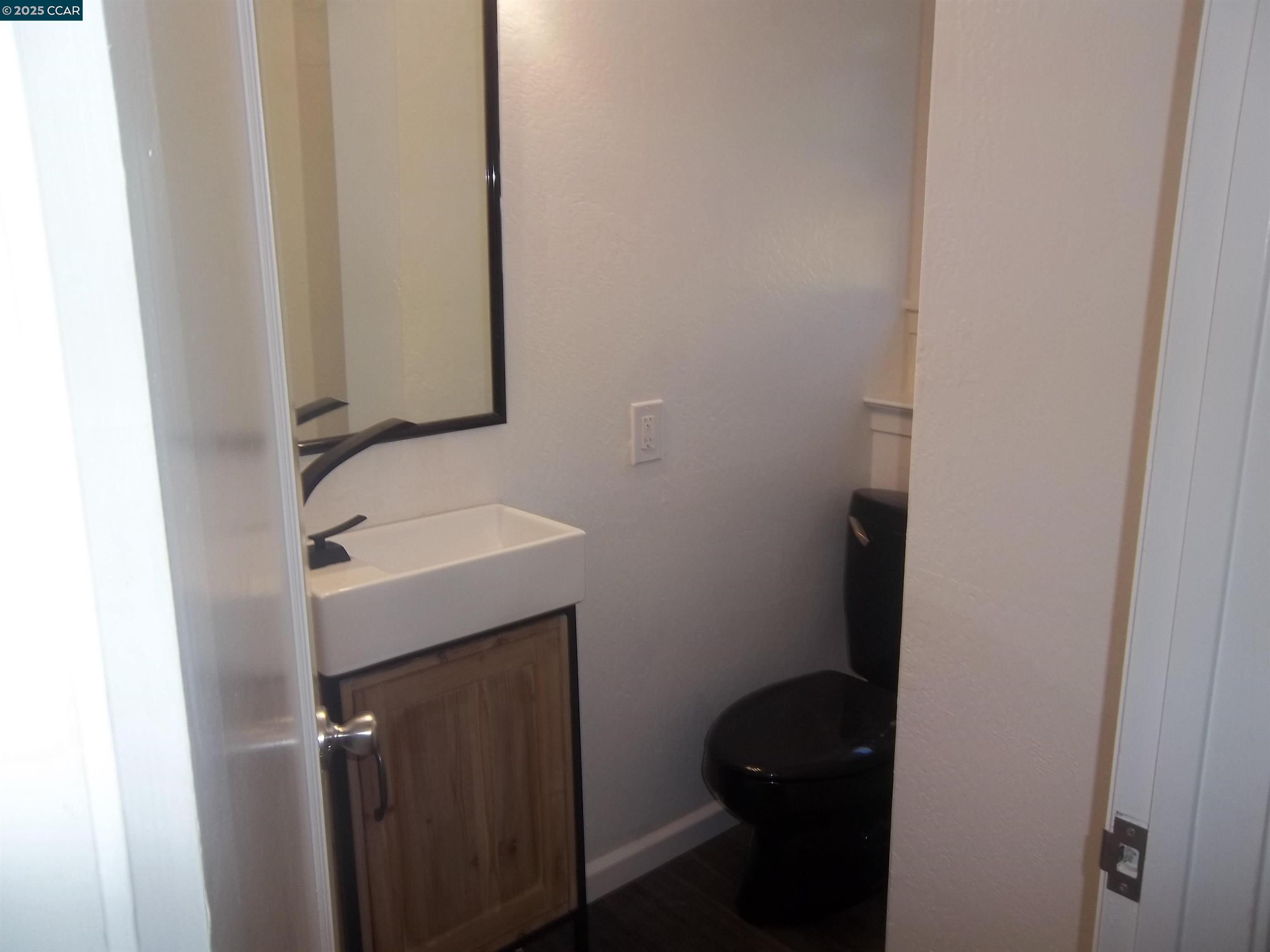 25 Main, Martinez, California 94553, 3 Bedrooms Bedrooms, 7 Rooms Rooms,2 BathroomsBathrooms,Residential Lease,For Rent,25 Main,41103492