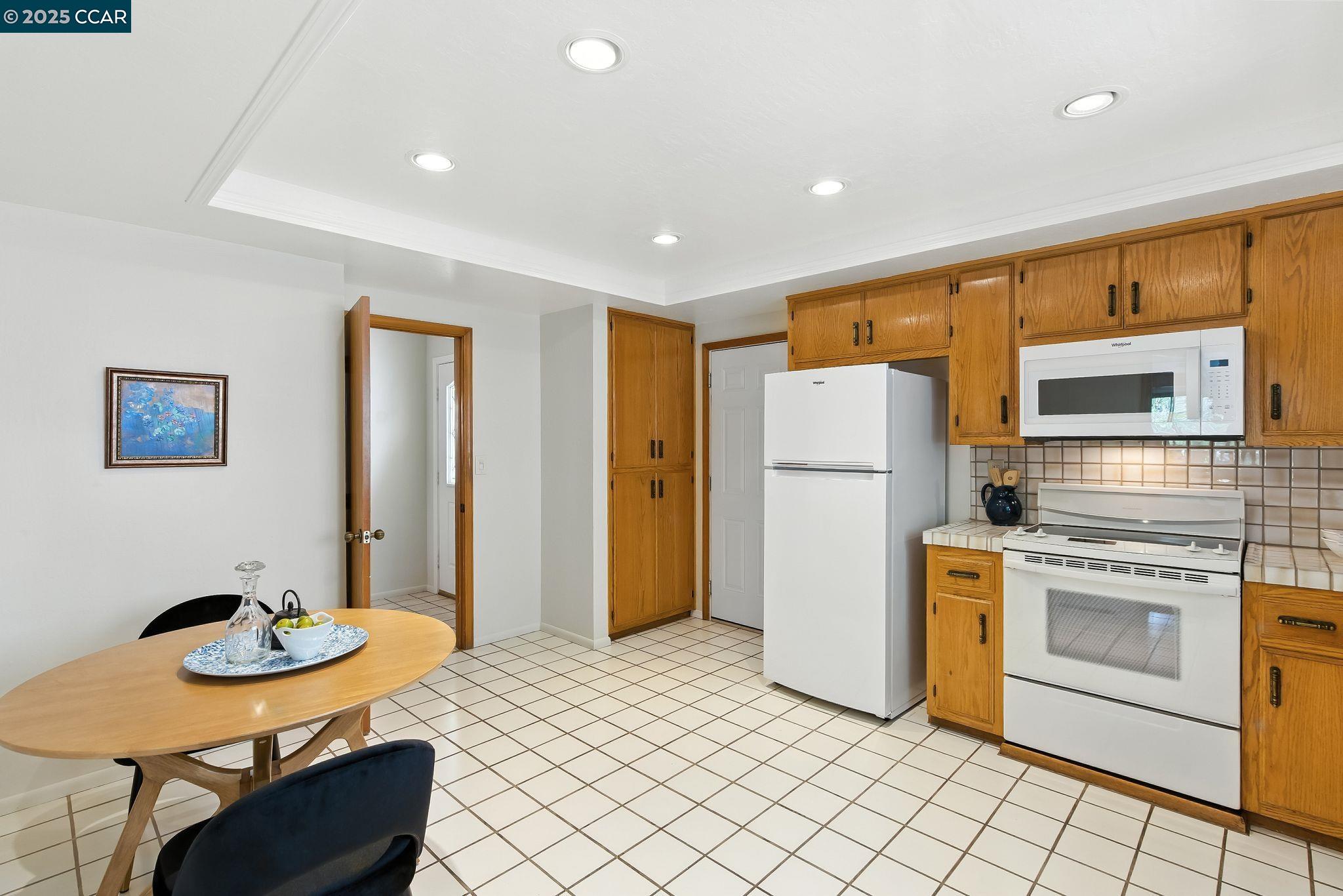 Photo #8: 41103493 Listing: Photo #8