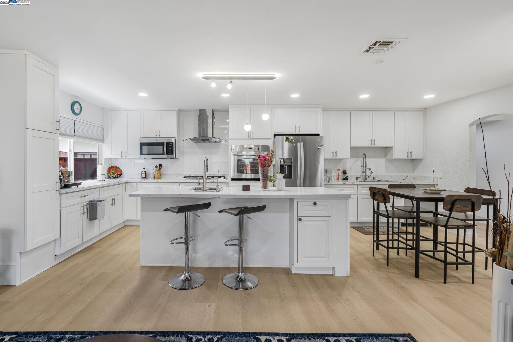 Detail Gallery Image 11 of 35 For 548 Sonoma Ave, Livermore,  CA 94550 - 4 Beds | 2 Baths