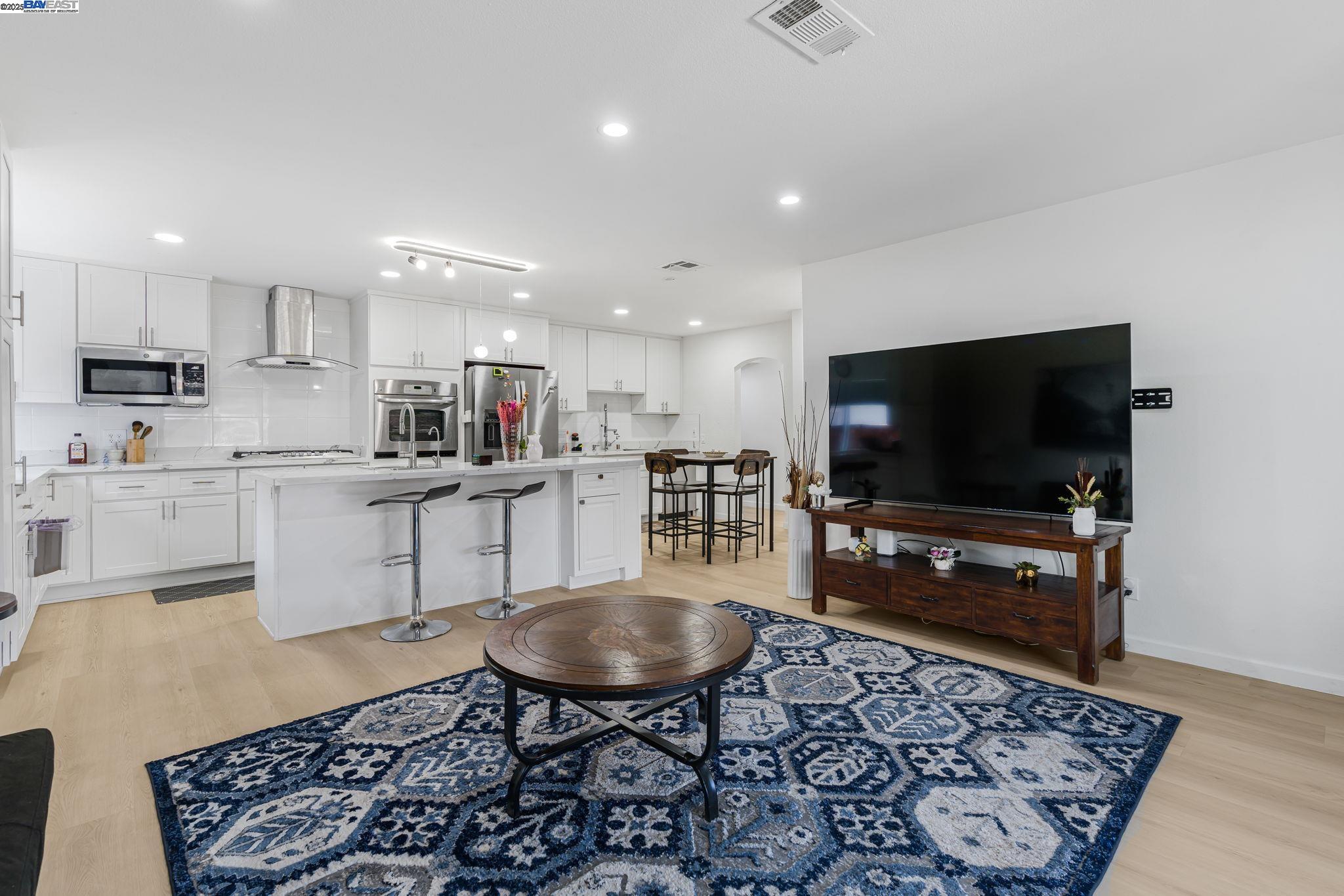 Detail Gallery Image 17 of 35 For 548 Sonoma Ave, Livermore,  CA 94550 - 4 Beds | 2 Baths