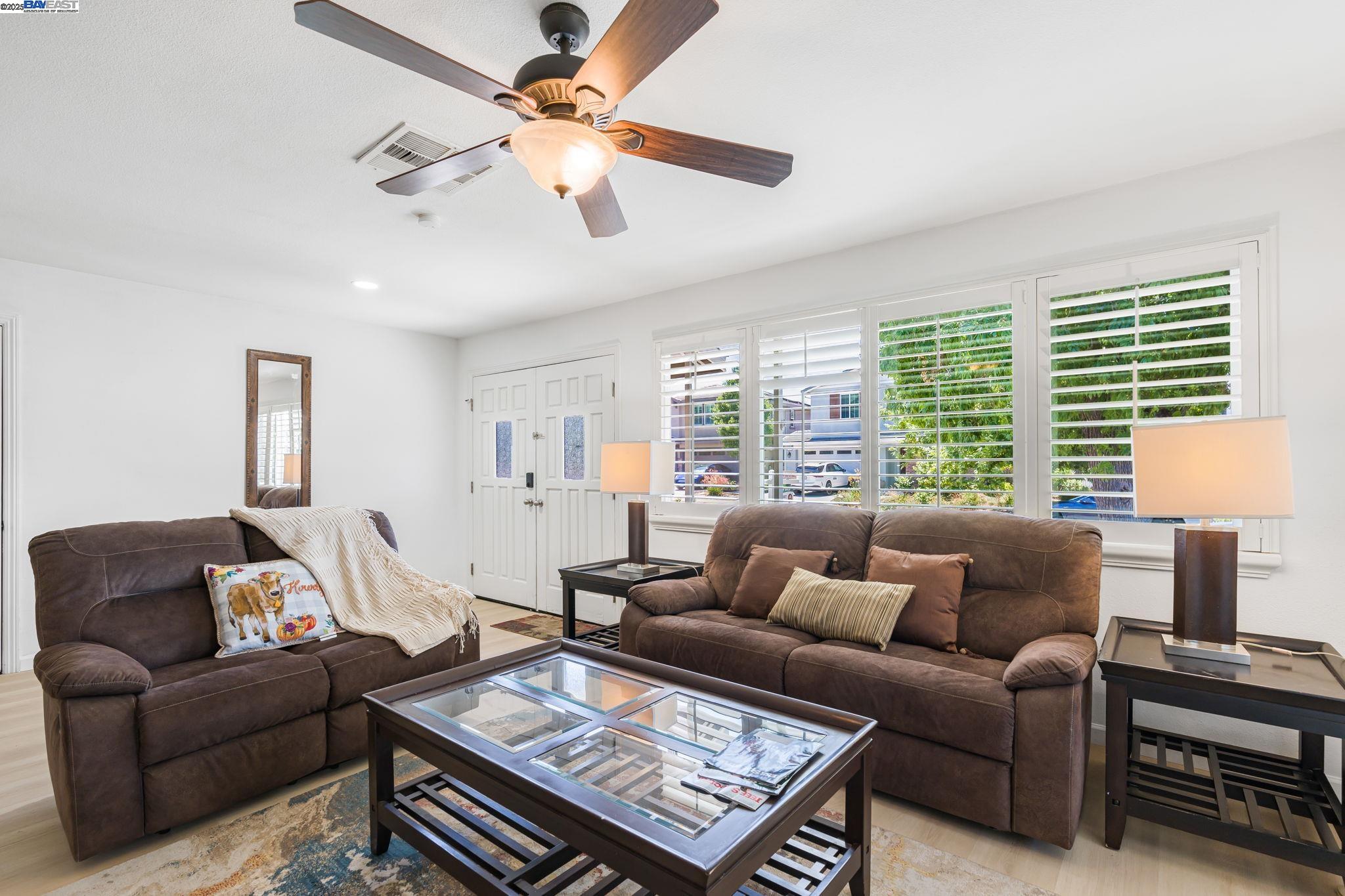 Detail Gallery Image 4 of 35 For 548 Sonoma Ave, Livermore,  CA 94550 - 4 Beds | 2 Baths