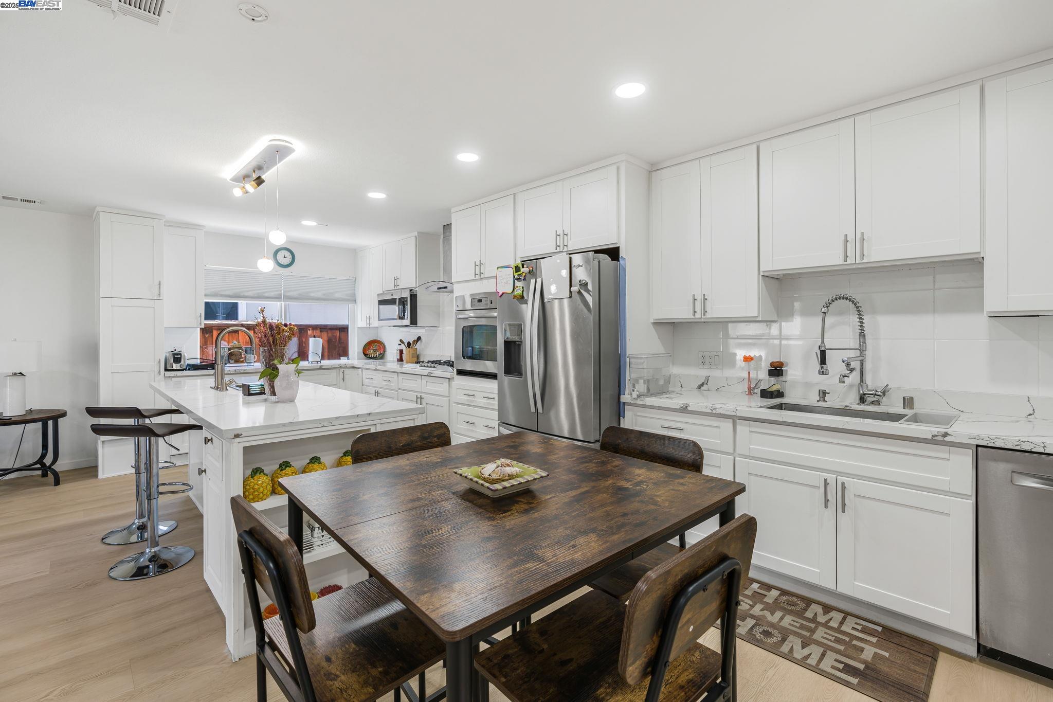 Detail Gallery Image 6 of 35 For 548 Sonoma Ave, Livermore,  CA 94550 - 4 Beds | 2 Baths