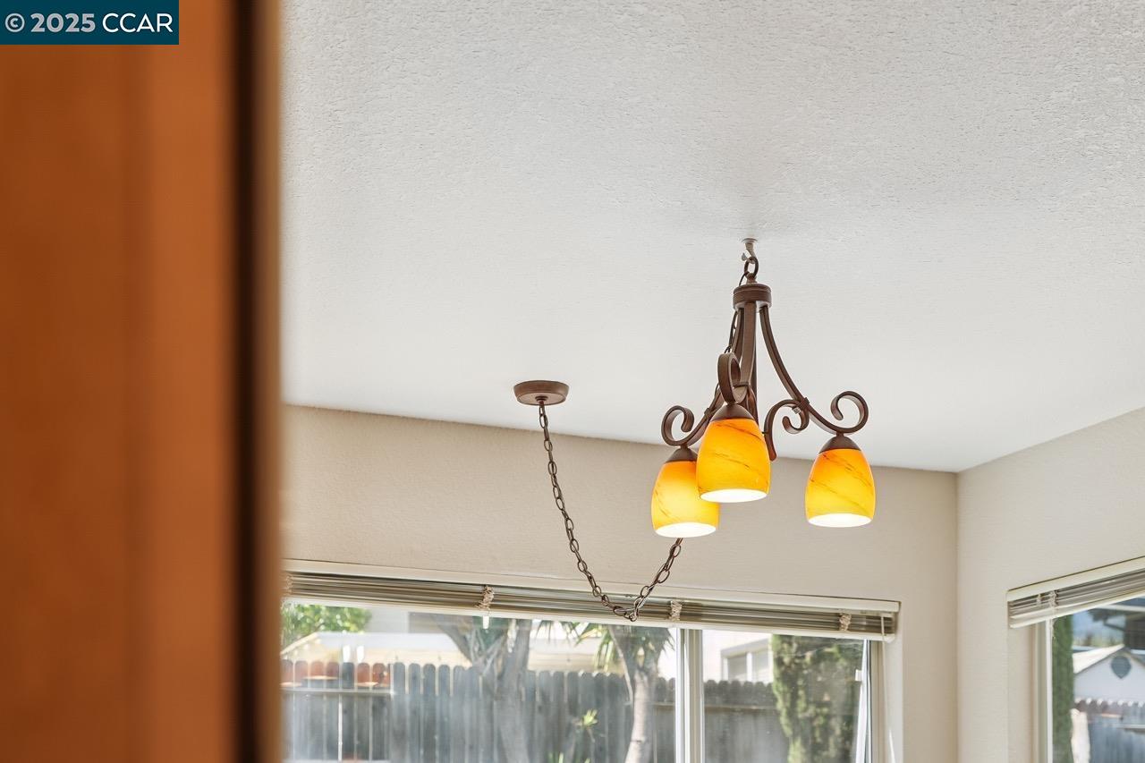 Detail Gallery Image 14 of 49 For 3907 Folsom Dr, Antioch,  CA 94531 - 4 Beds | 2/1 Baths