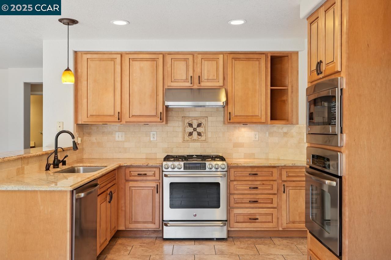 Detail Gallery Image 15 of 49 For 3907 Folsom Dr, Antioch,  CA 94531 - 4 Beds | 2/1 Baths