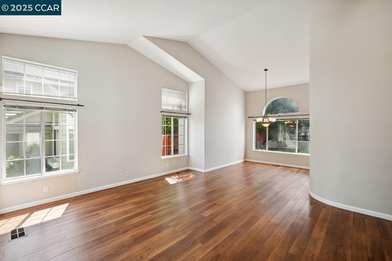 Detail Gallery Image 6 of 49 For 3907 Folsom Dr, Antioch,  CA 94531 - 4 Beds | 2/1 Baths