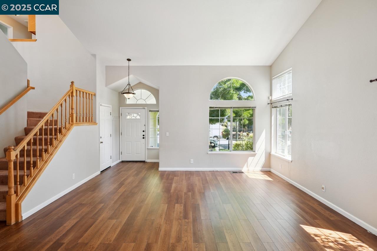 Detail Gallery Image 8 of 49 For 3907 Folsom Dr, Antioch,  CA 94531 - 4 Beds | 2/1 Baths