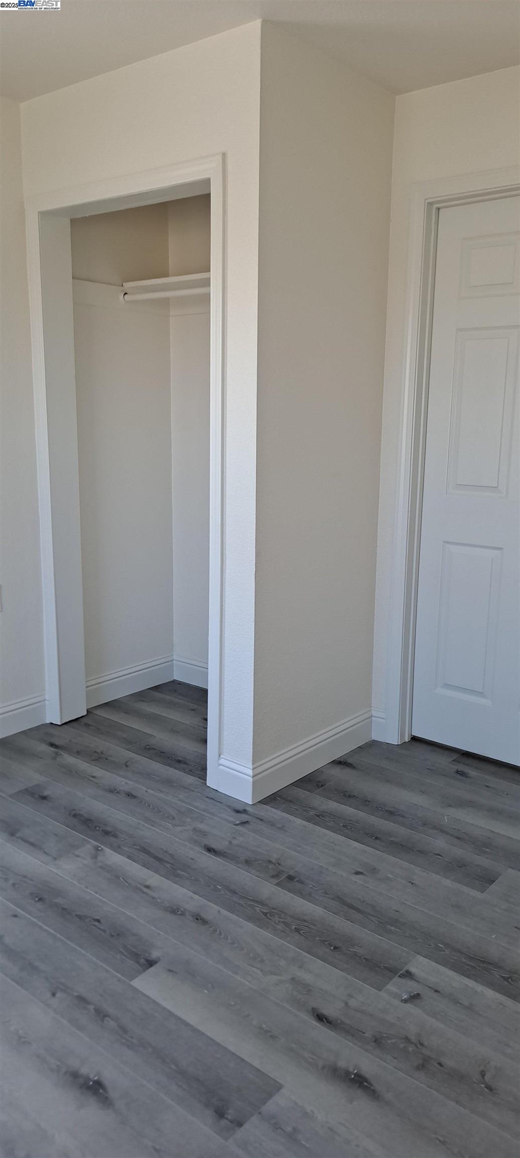 Detail Gallery Image 3 of 12 For 1233 87th Ave, Oakland,  CA 94621 - – Beds | – Baths