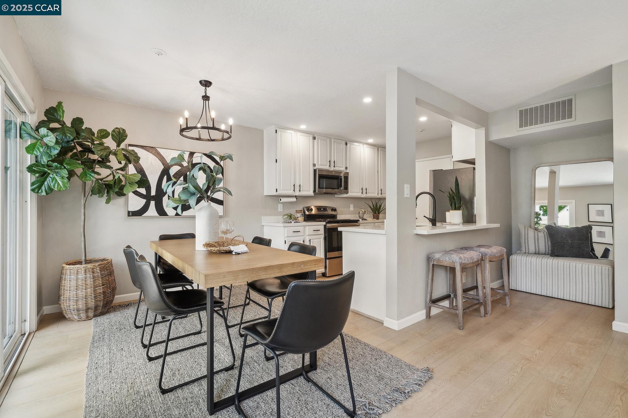 More Details about MLS # 41103498 : 250 ASHLEY CIRCLE