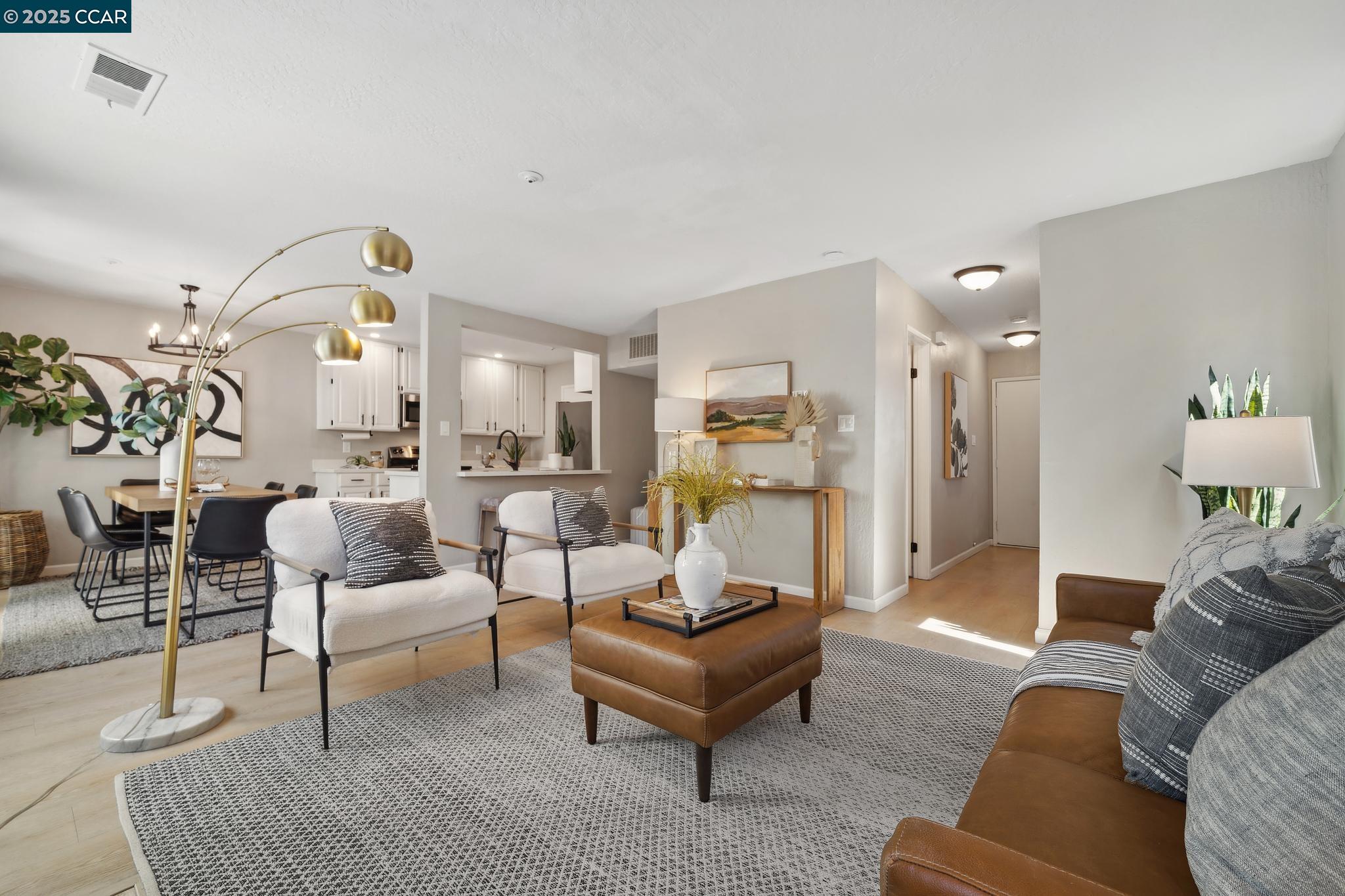 Photo #5: 41103498 Listing 