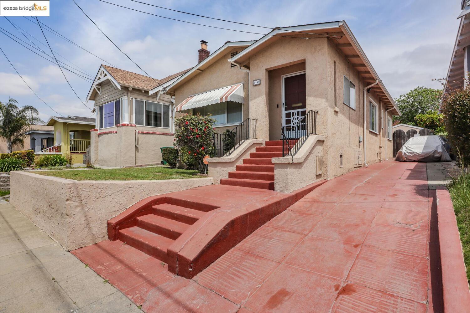 Detail Gallery Image 3 of 31 For 5448 Trask St, Oakland,  CA 94601 - 2 Beds | 1 Baths