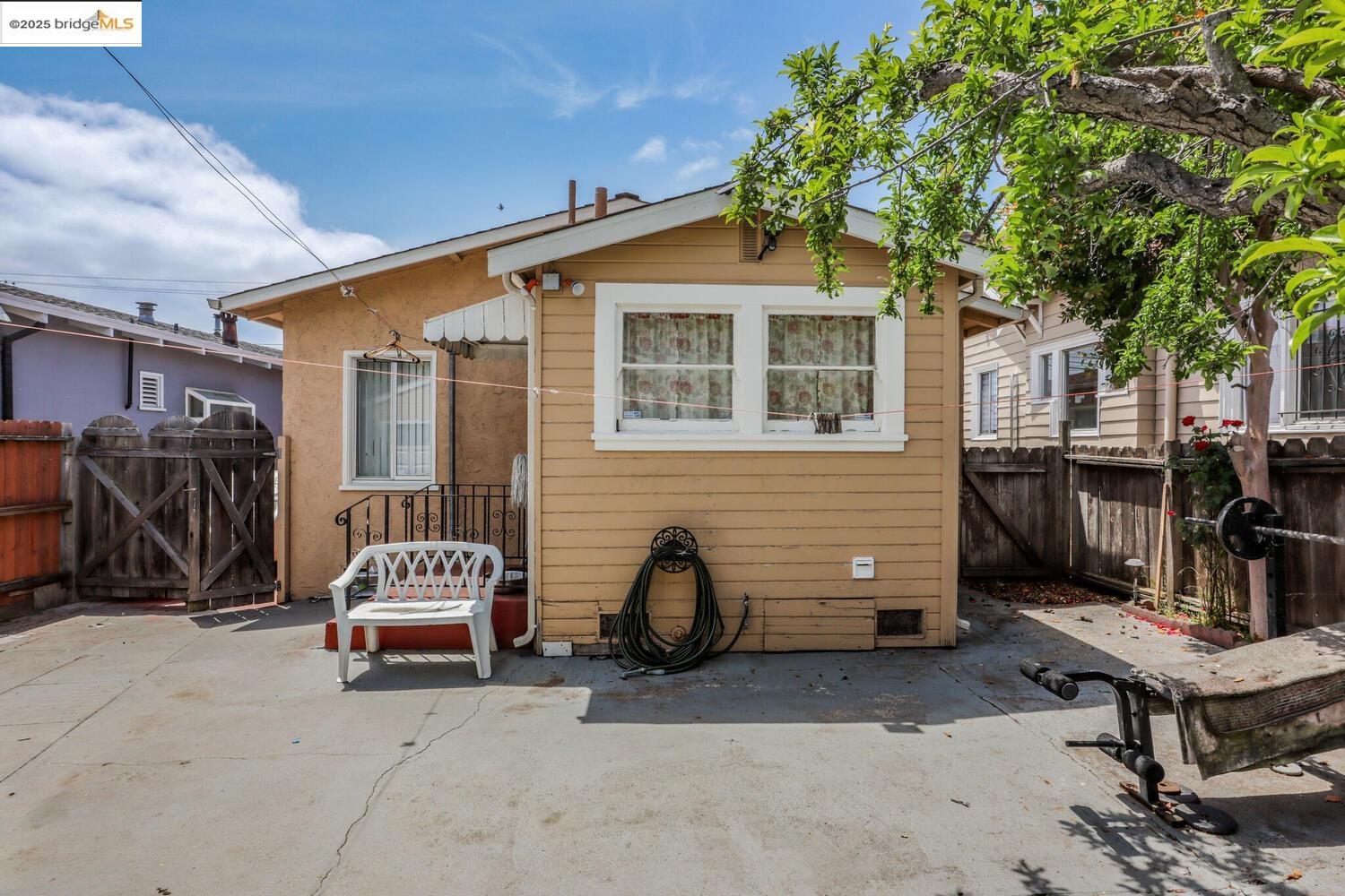 Detail Gallery Image 30 of 31 For 5448 Trask St, Oakland,  CA 94601 - 2 Beds | 1 Baths
