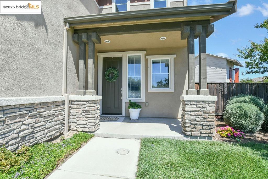 Detail Gallery Image 2 of 37 For 190 Willowrun Way, Oakley,  CA 94561 - 4 Beds | 3 Baths