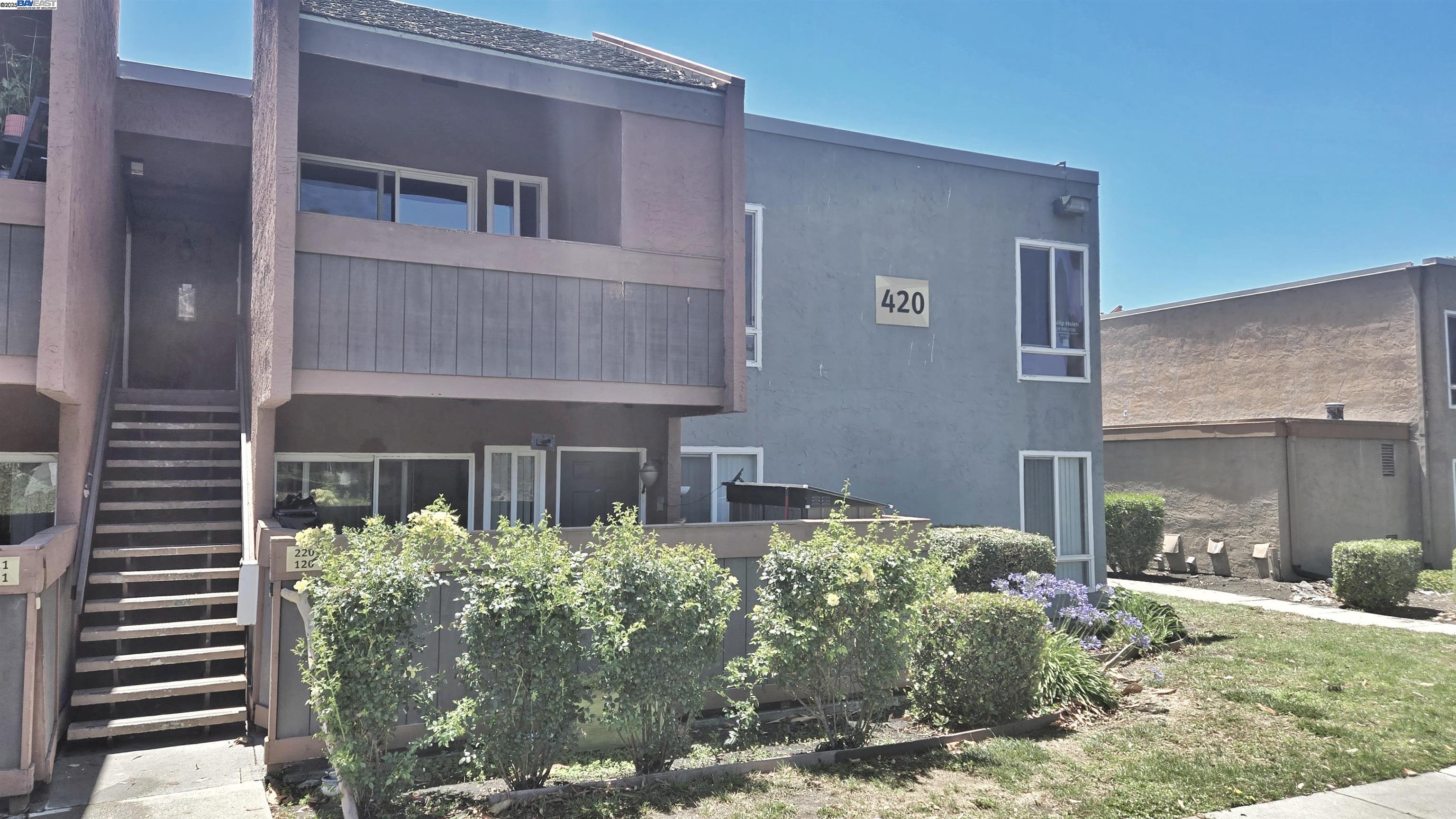 Detail Gallery Image 2 of 33 For 420 Dempst Rd. #220,  Milpitas,  CA 95035 - 3 Beds | 2 Baths