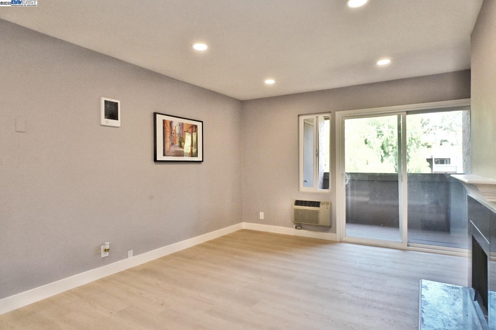 Detail Gallery Image 10 of 33 For 420 Dempst Rd. #220,  Milpitas,  CA 95035 - 3 Beds | 2 Baths