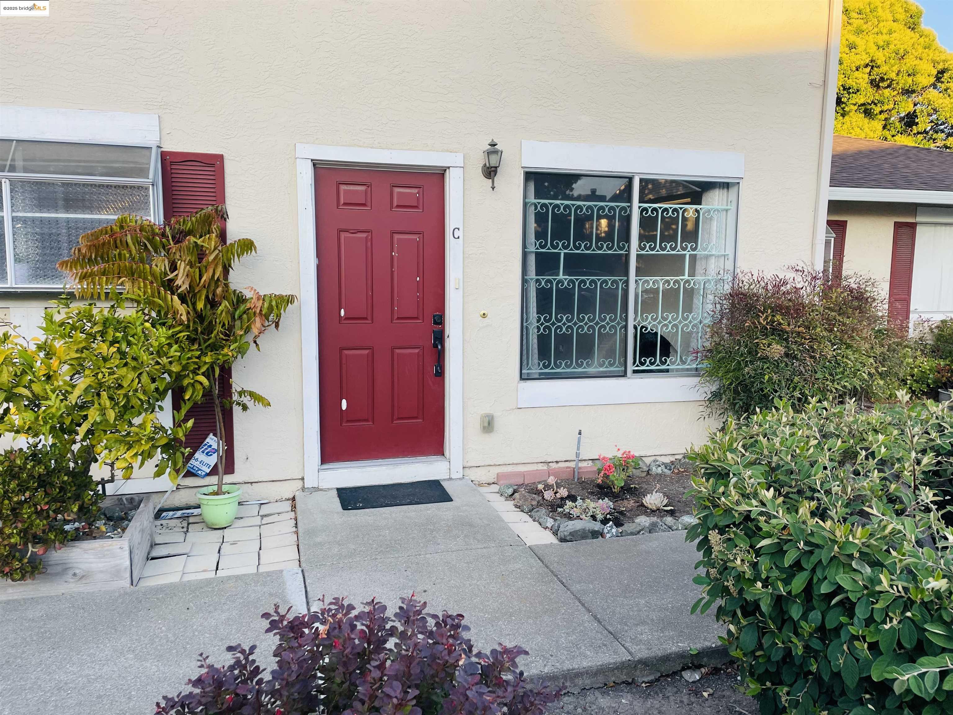 Photo #2: 41103506 Listing 