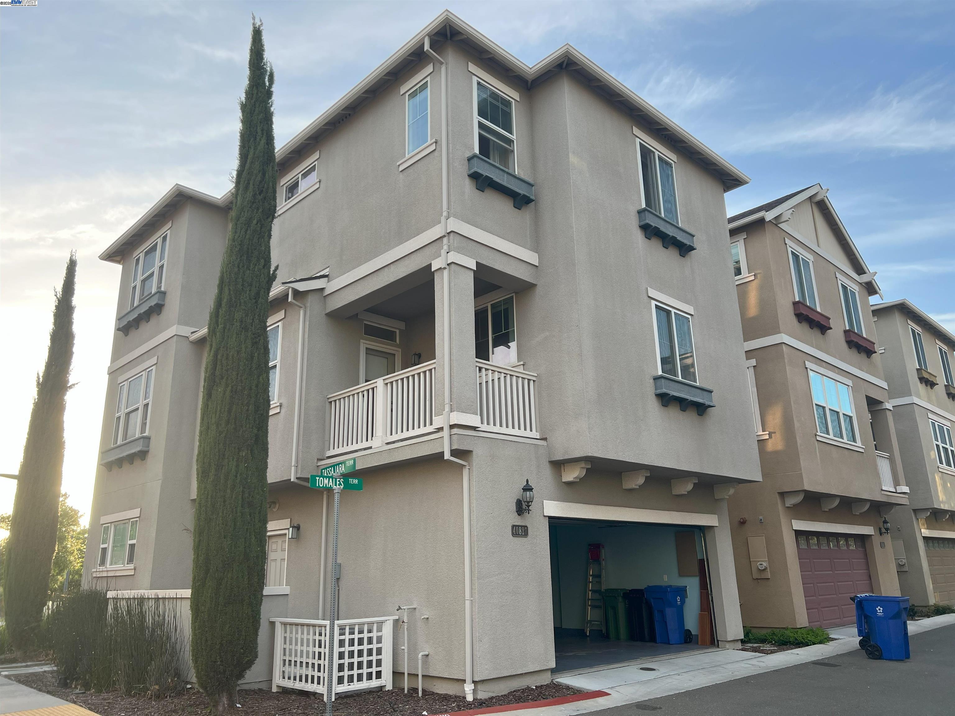 Detail Gallery Image 2 of 19 For 40827 Tomales Ter, Fremont,  CA 94538 - 4 Beds | 3/1 Baths