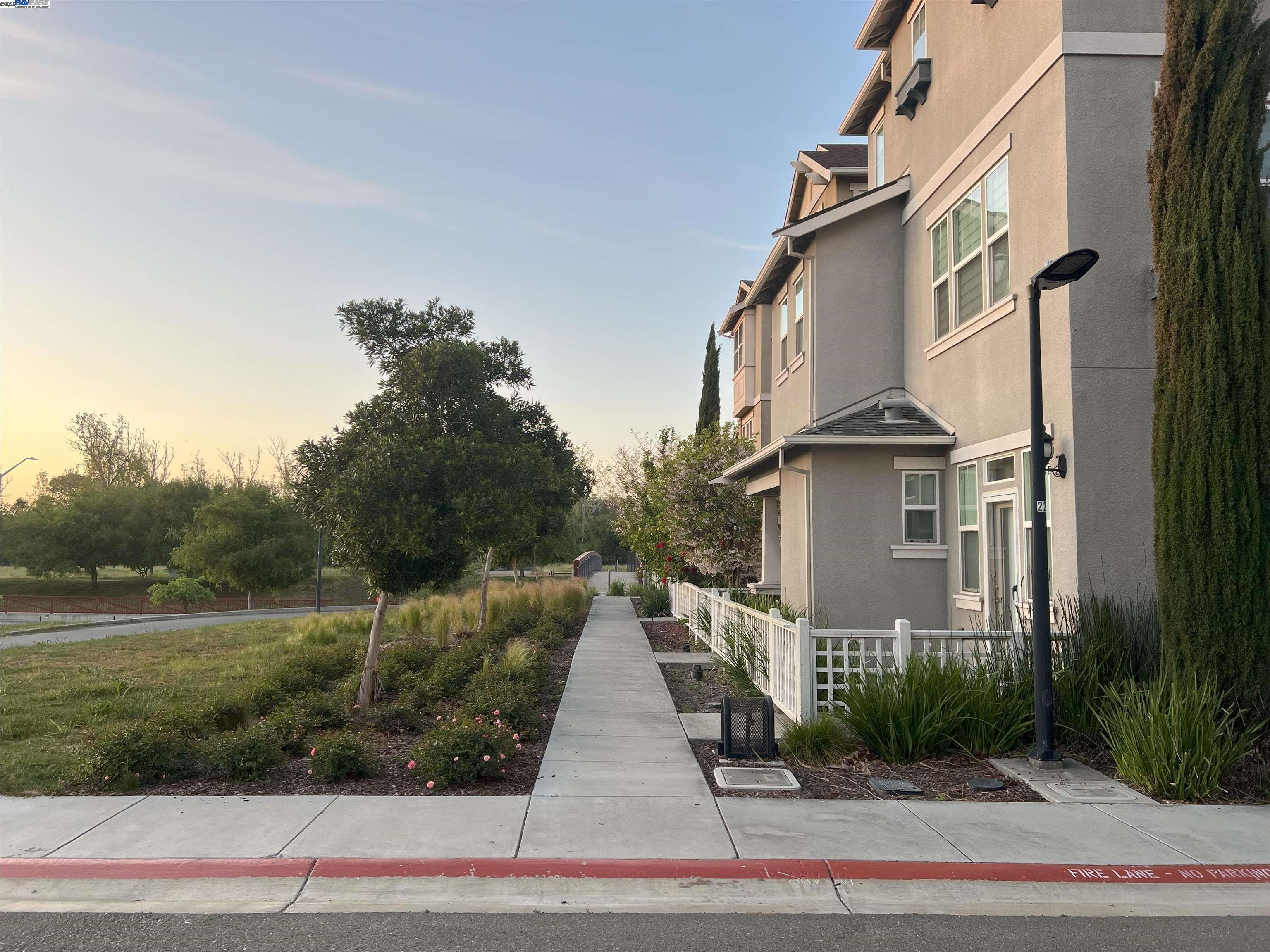 Detail Gallery Image 18 of 19 For 40827 Tomales Ter, Fremont,  CA 94538 - 4 Beds | 3/1 Baths