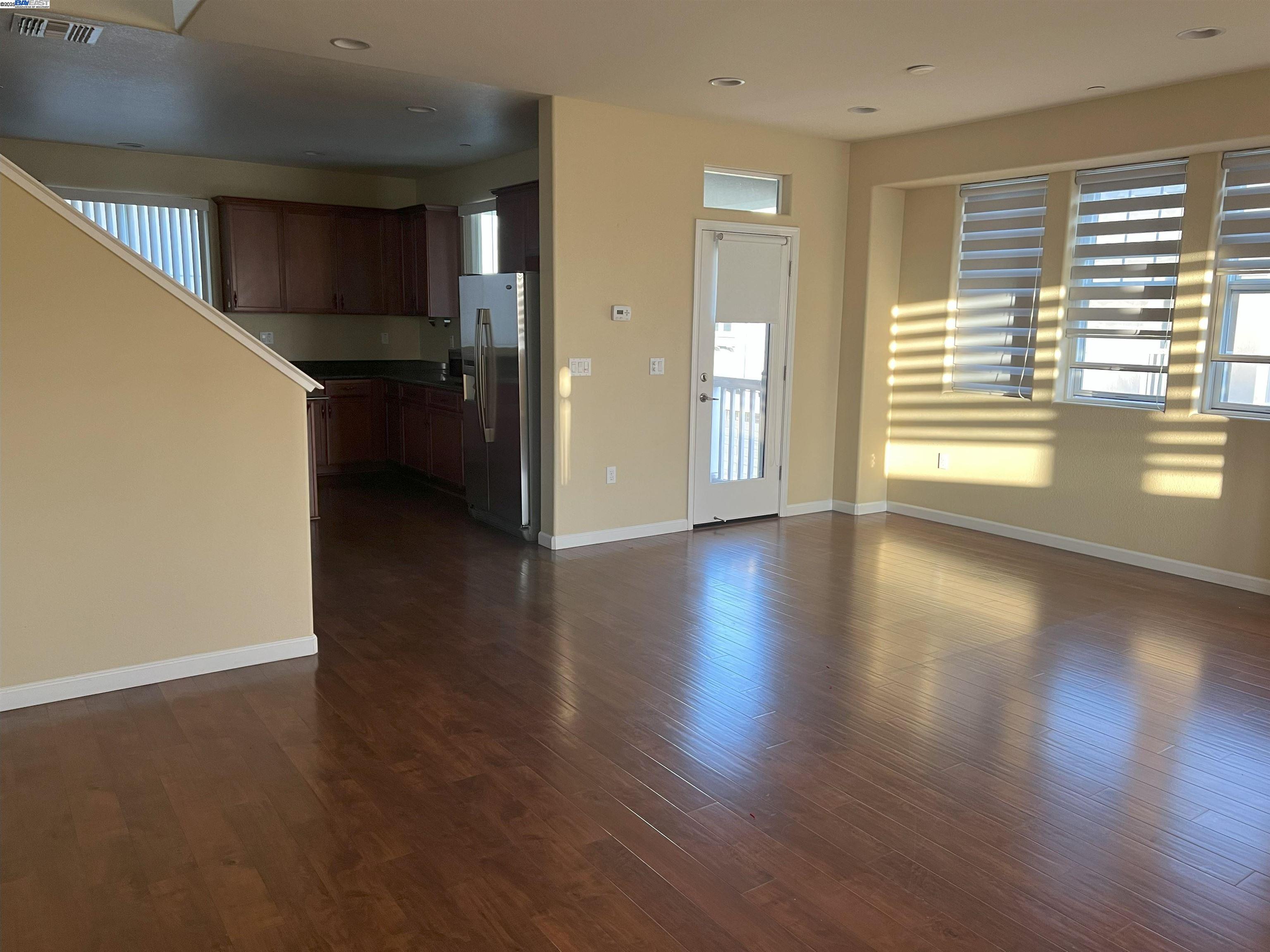 Detail Gallery Image 6 of 19 For 40827 Tomales Ter, Fremont,  CA 94538 - 4 Beds | 3/1 Baths