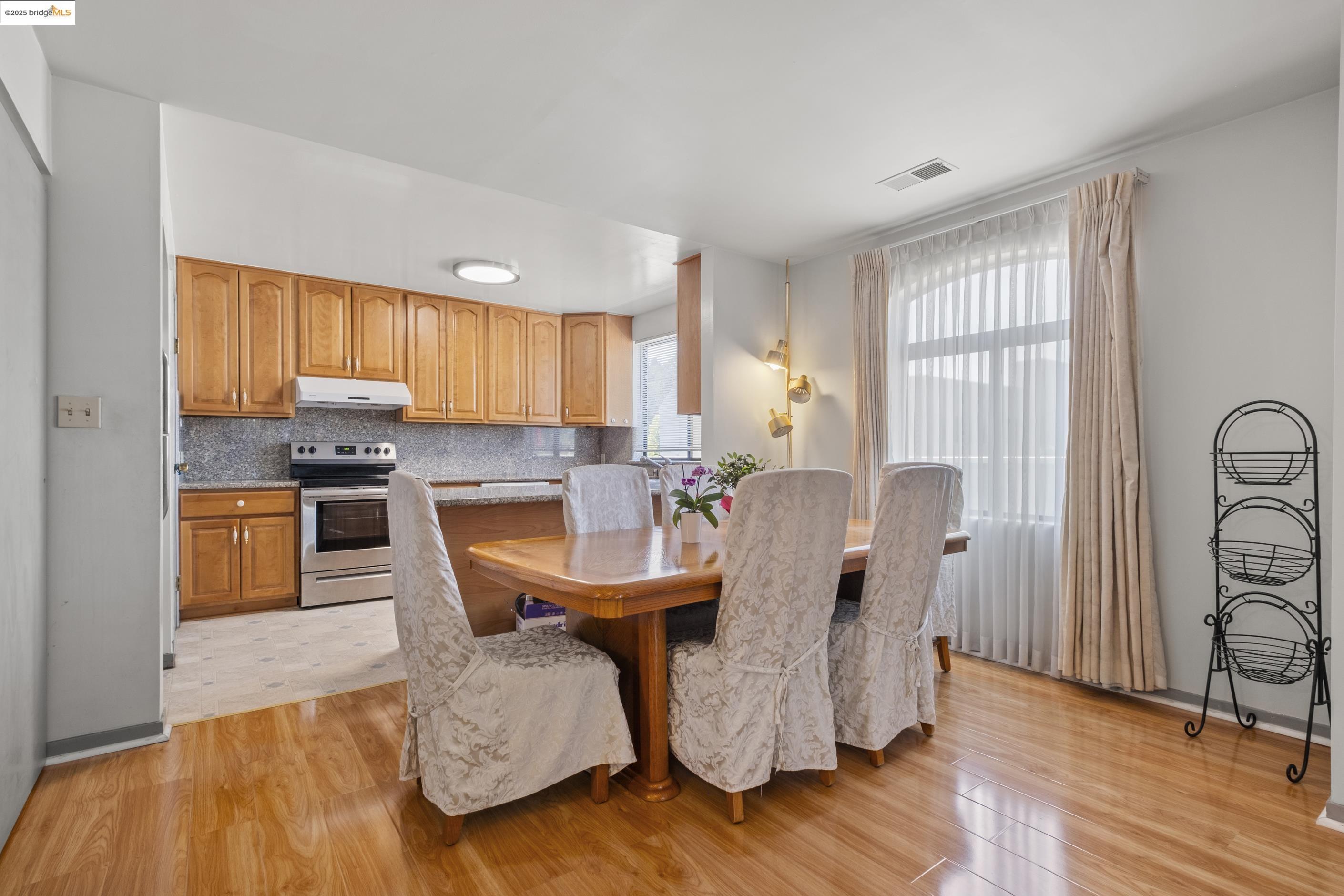 Photo #6: 41103508 Listing 