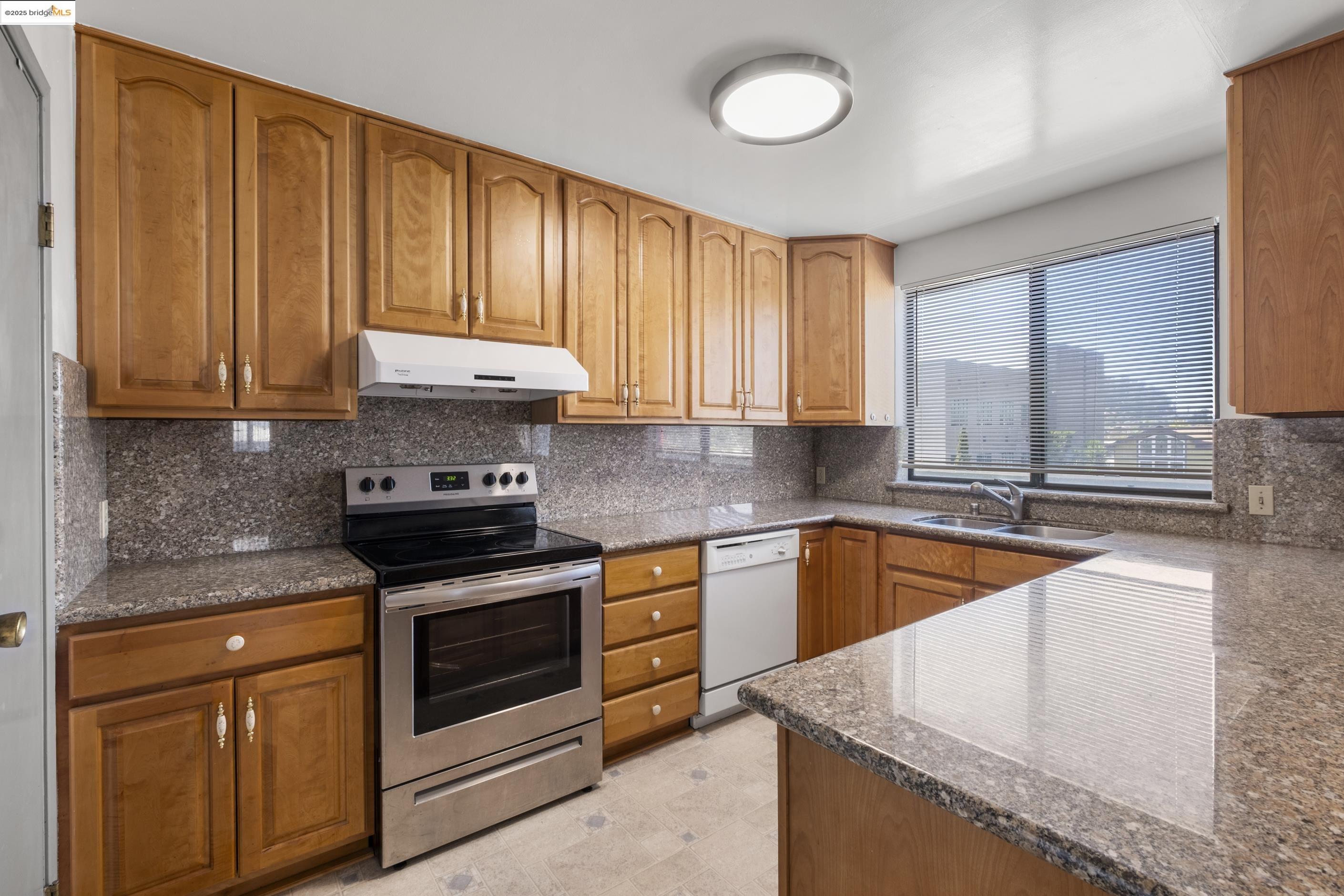 Photo #7: 41103508 Listing: Photo #7