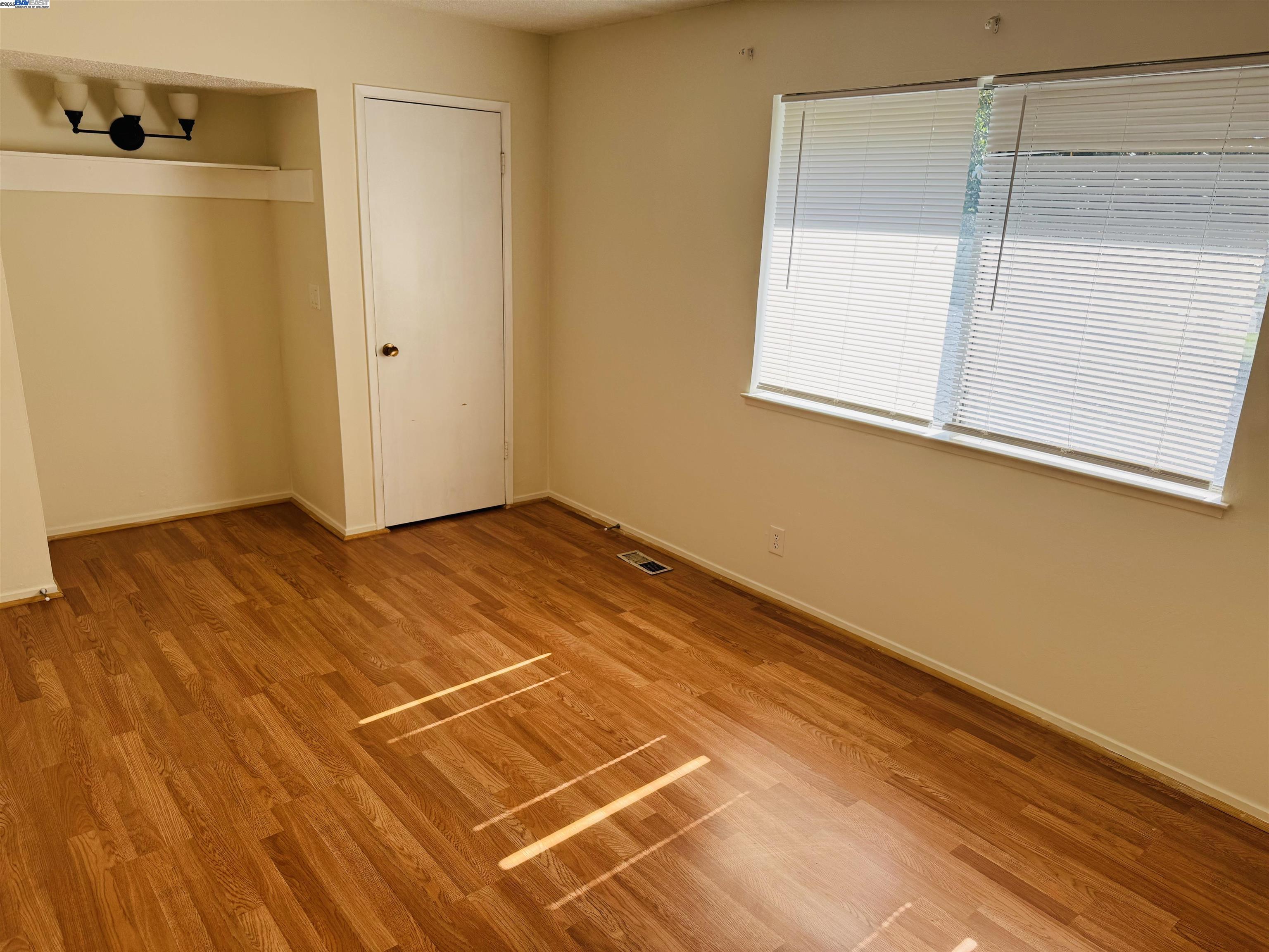Photo #6: 41103510 Listing 
