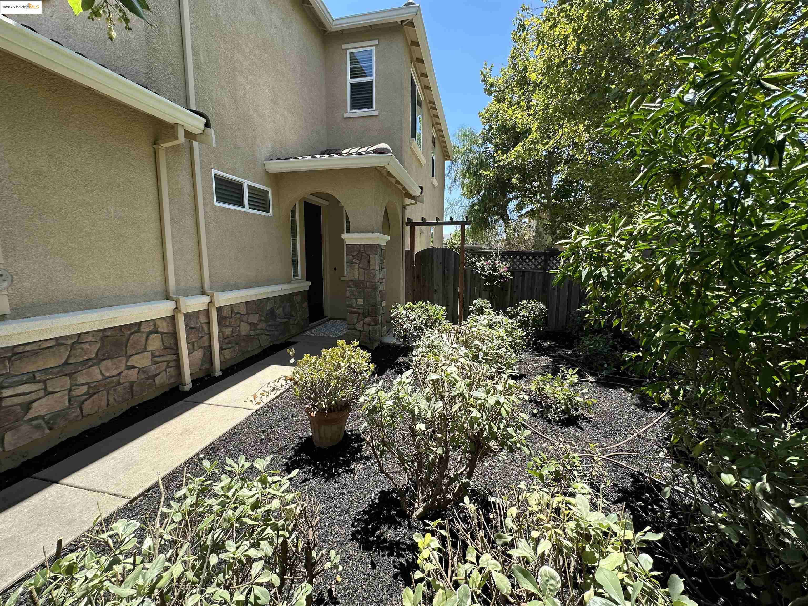 Detail Gallery Image 2 of 39 For 148 W Del Prado Ct, Mountain House,  CA 95391 - 4 Beds | 3 Baths