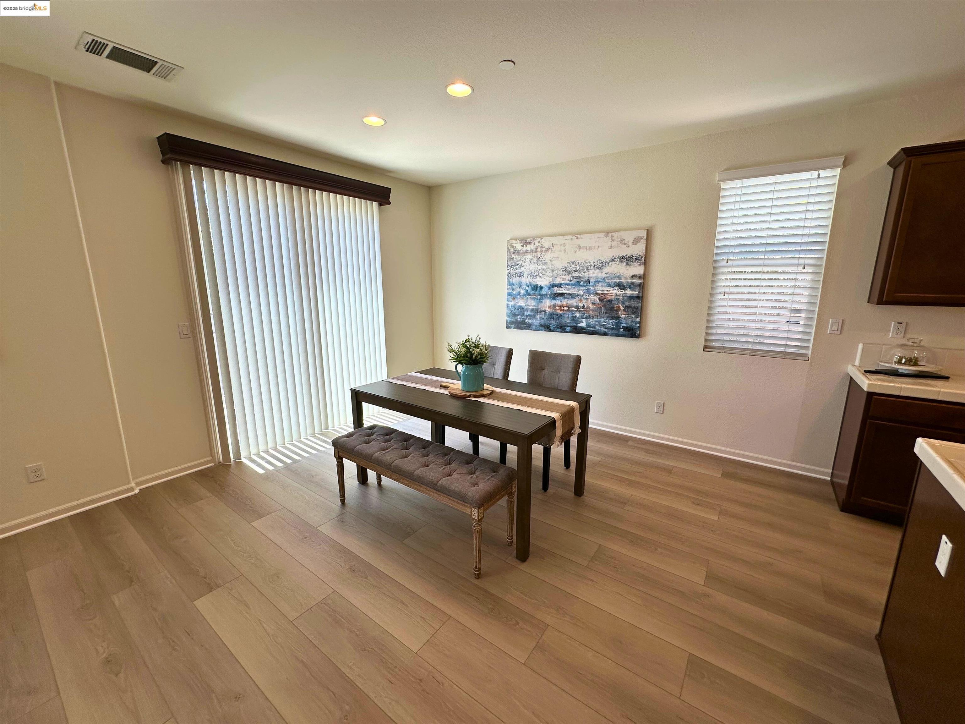 Detail Gallery Image 15 of 39 For 148 W Del Prado Ct, Mountain House,  CA 95391 - 4 Beds | 3 Baths
