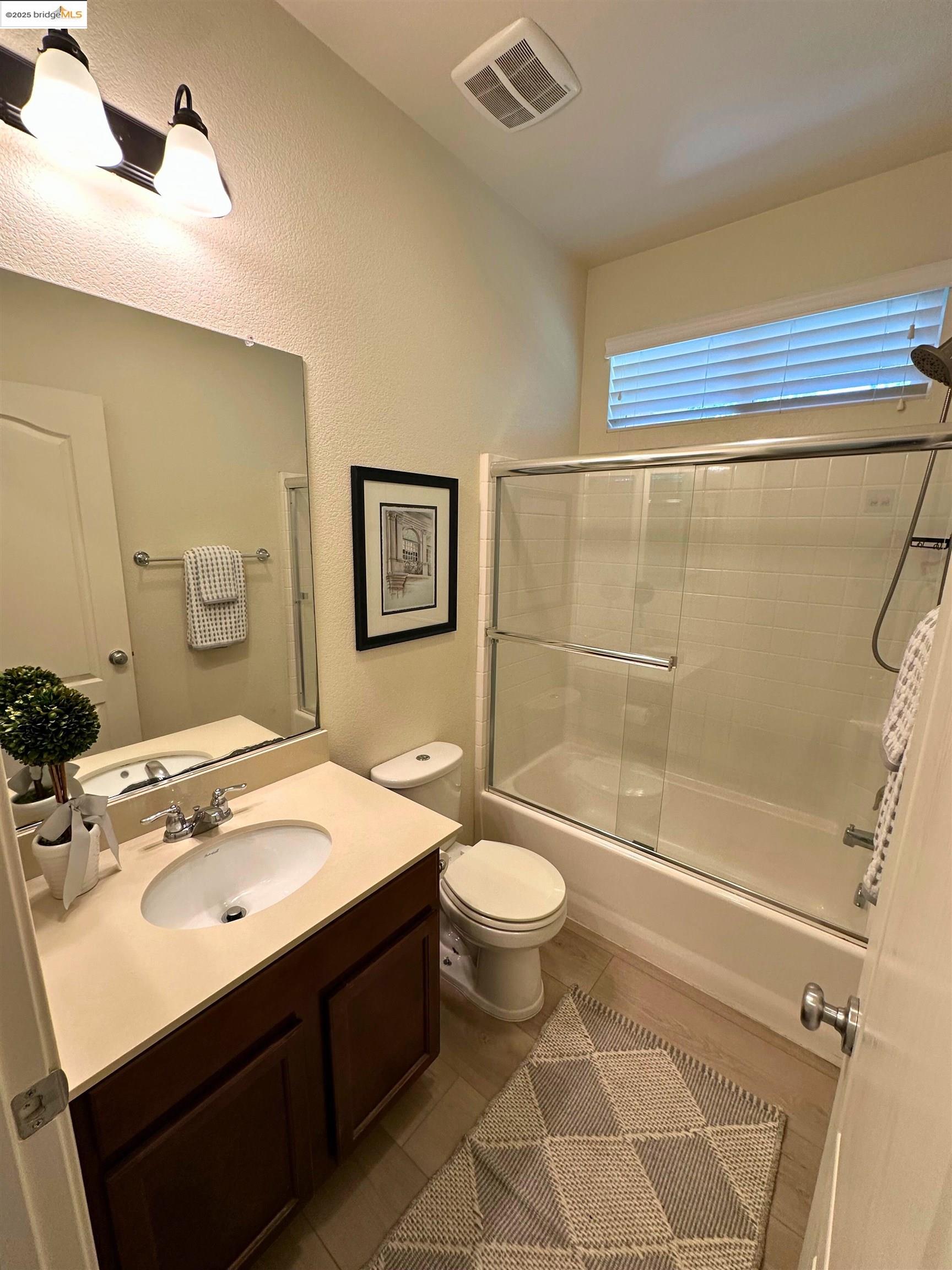 Detail Gallery Image 16 of 39 For 148 W Del Prado Ct, Mountain House,  CA 95391 - 4 Beds | 3 Baths