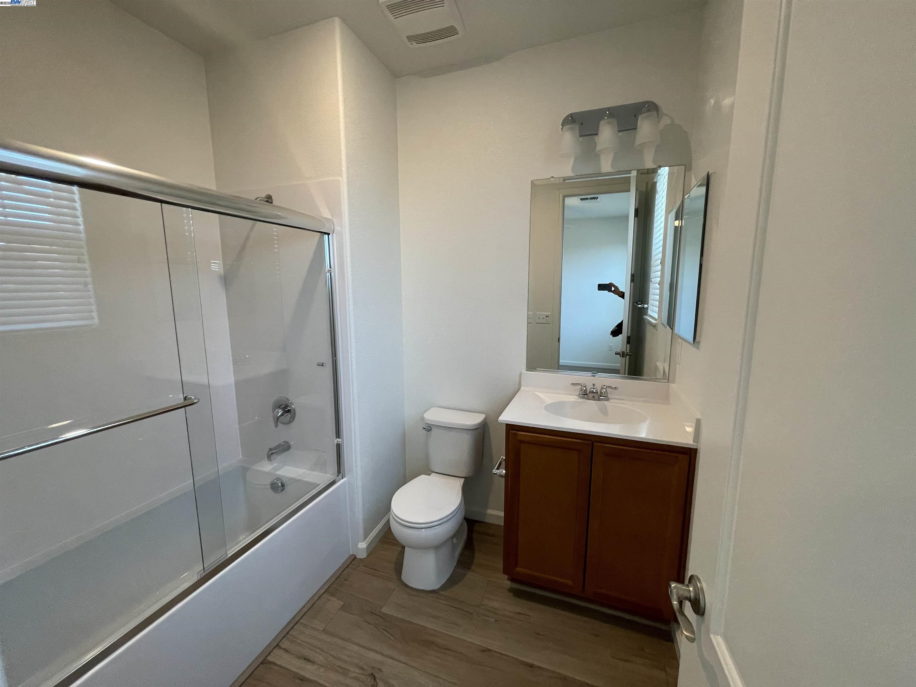 1820 Monroe Ct # 2, Hollister, California 95023, 2 Bedrooms Bedrooms, 5 Rooms Rooms,2 BathroomsBathrooms,Residential Lease,For Rent,1820 Monroe Ct # 2,41103512