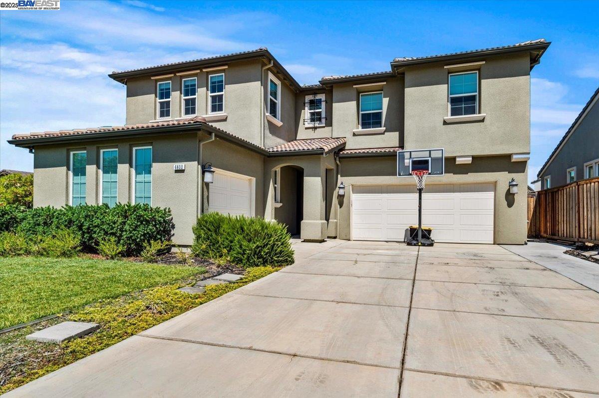 Detail Gallery Image 2 of 60 For 6832 Spanner Ct, Tracy,  CA 95377 - 5 Beds | 3/1 Baths