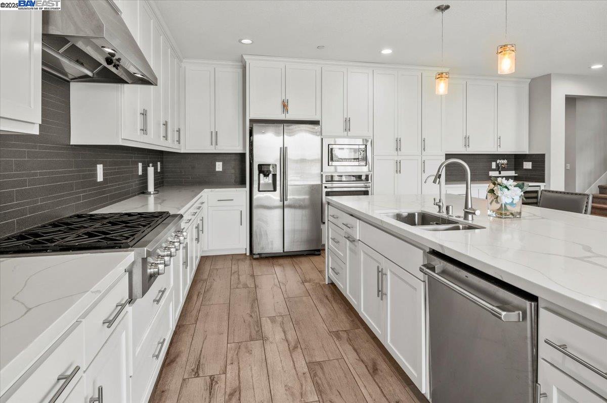 Detail Gallery Image 14 of 60 For 6832 Spanner Ct, Tracy,  CA 95377 - 5 Beds | 3/1 Baths