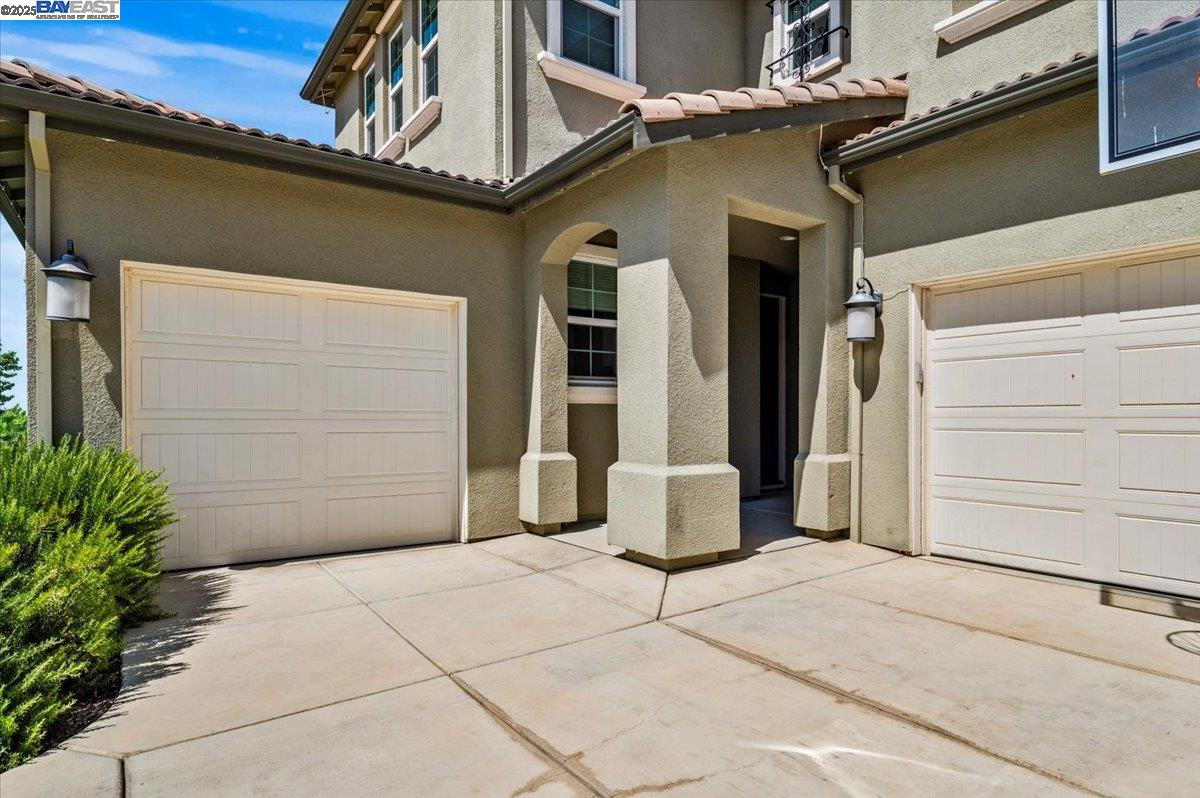 Detail Gallery Image 3 of 60 For 6832 Spanner Ct, Tracy,  CA 95377 - 5 Beds | 3/1 Baths