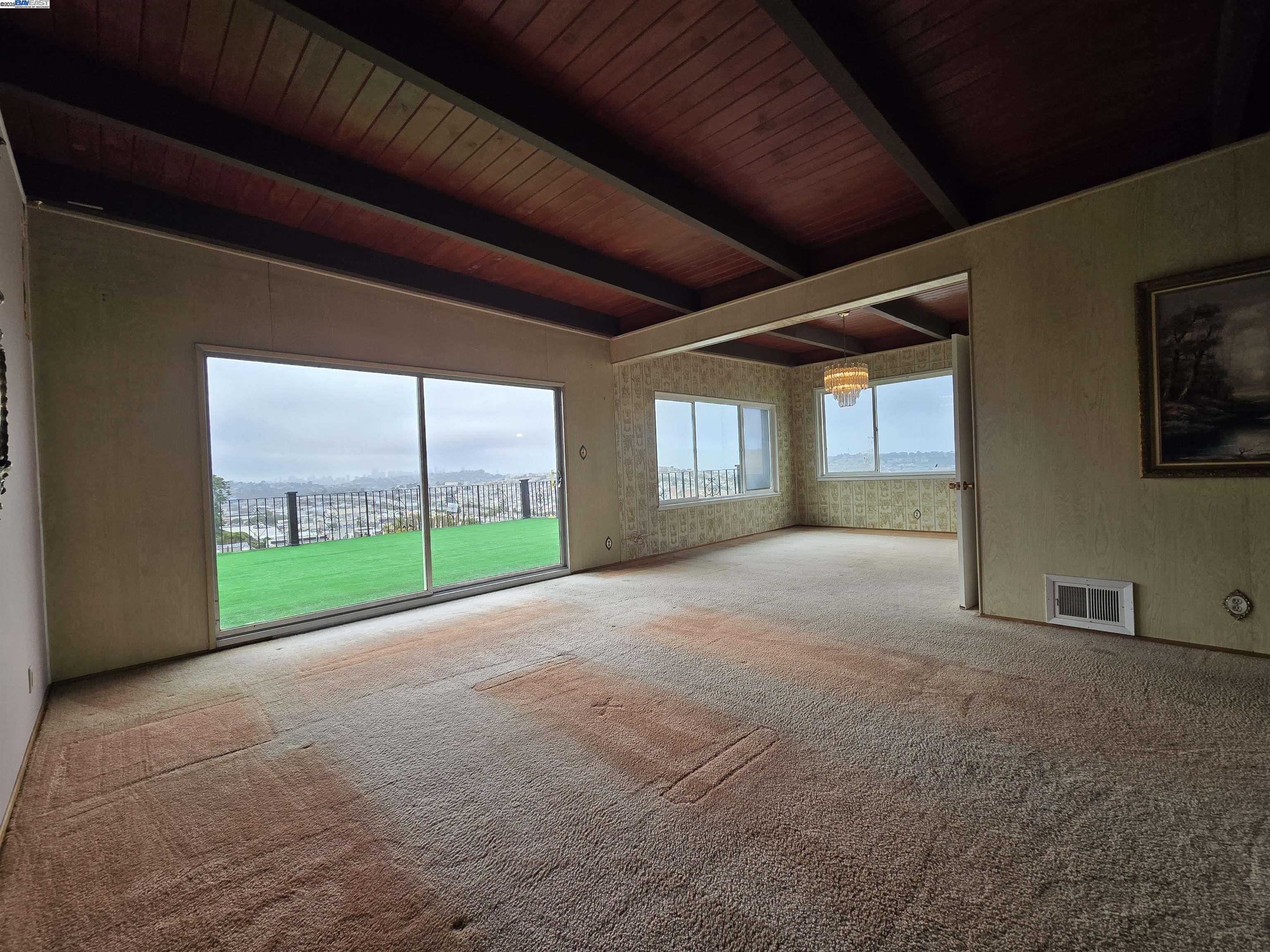 Detail Gallery Image 6 of 11 For 250 Mansell Street, San Francisco,  CA 94134 - 3 Beds | 2 Baths