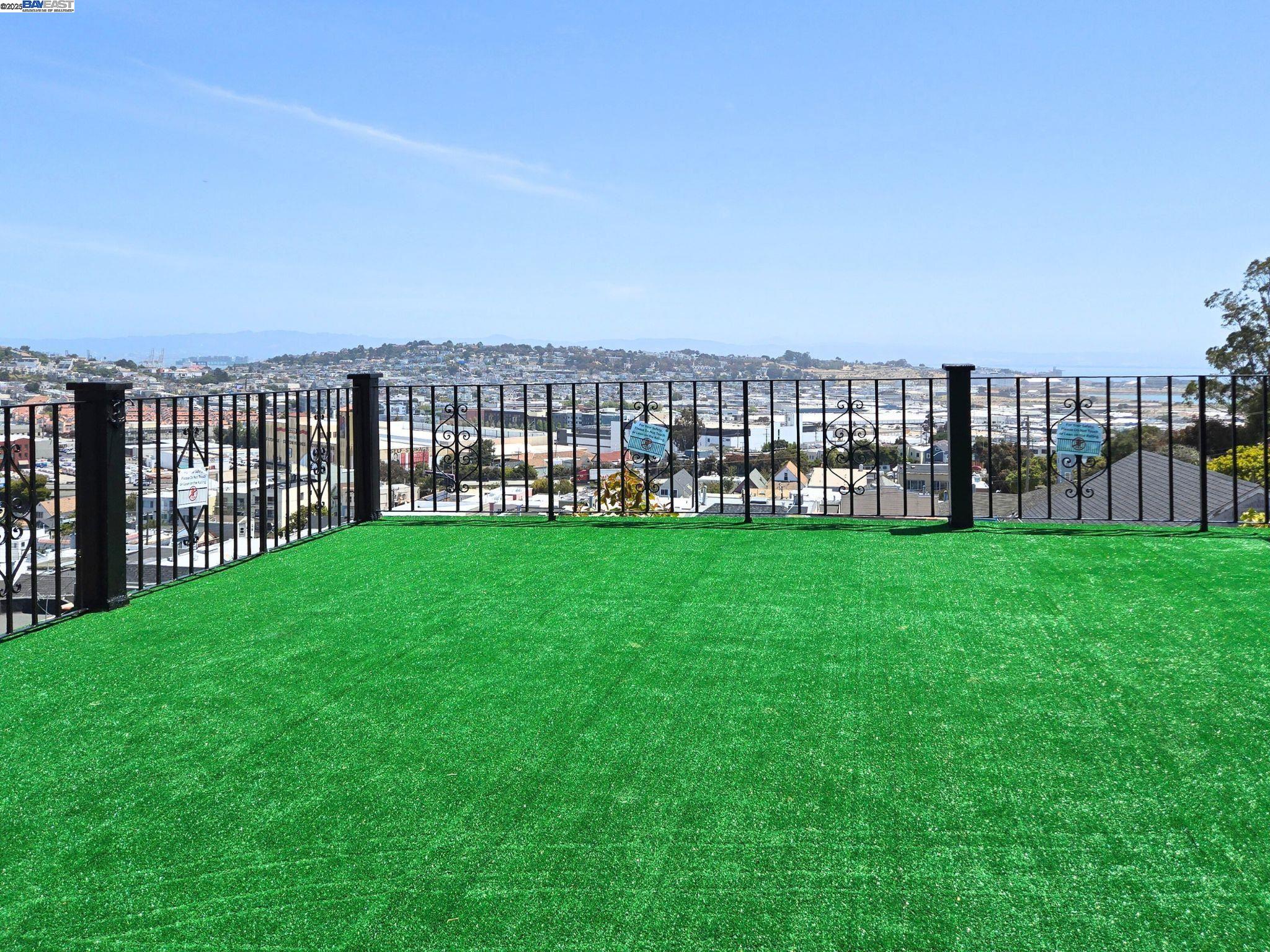 Detail Gallery Image 9 of 11 For 250 Mansell Street, San Francisco,  CA 94134 - 3 Beds | 2 Baths