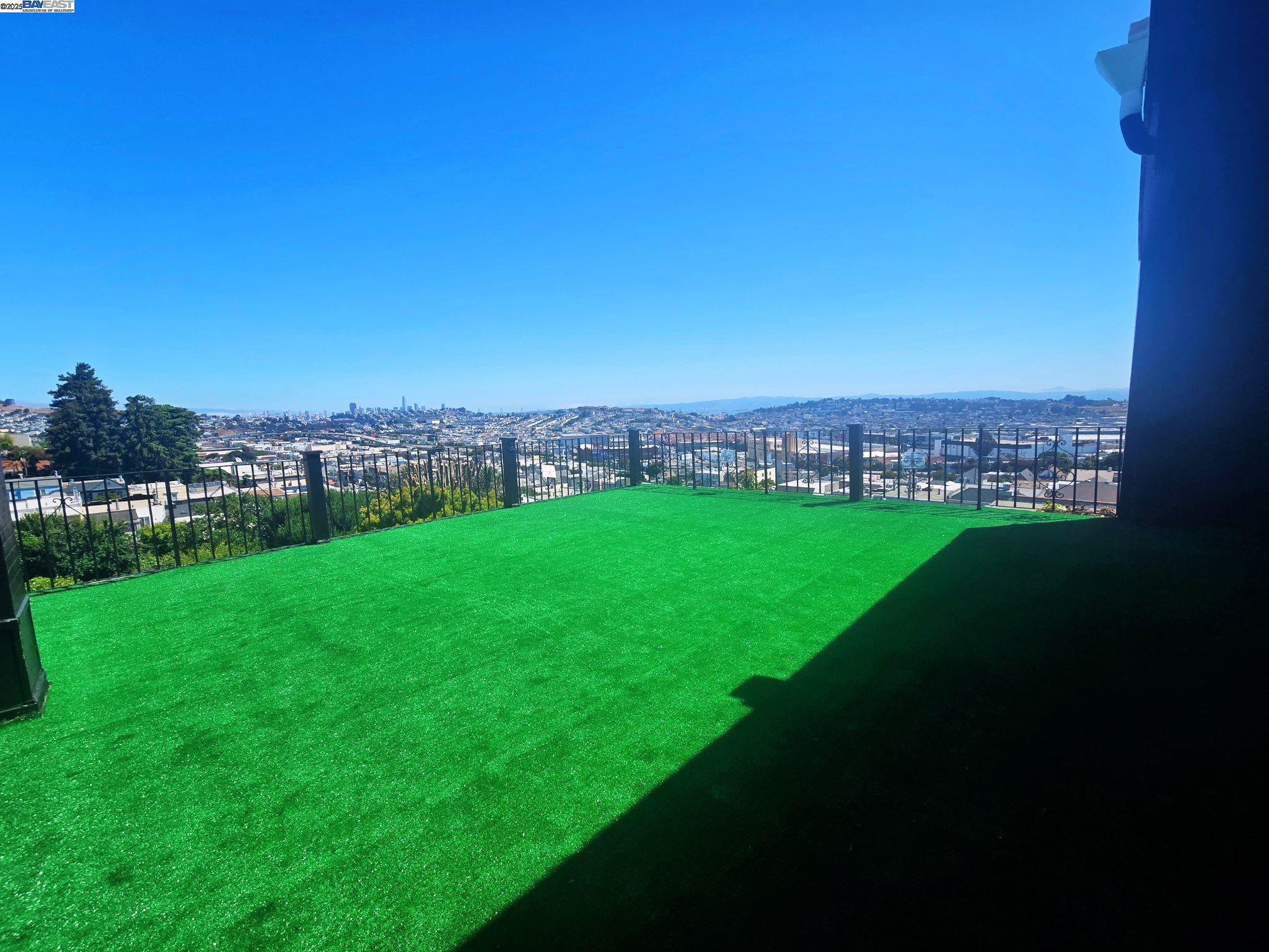 Detail Gallery Image 10 of 11 For 250 Mansell Street, San Francisco,  CA 94134 - 3 Beds | 2 Baths