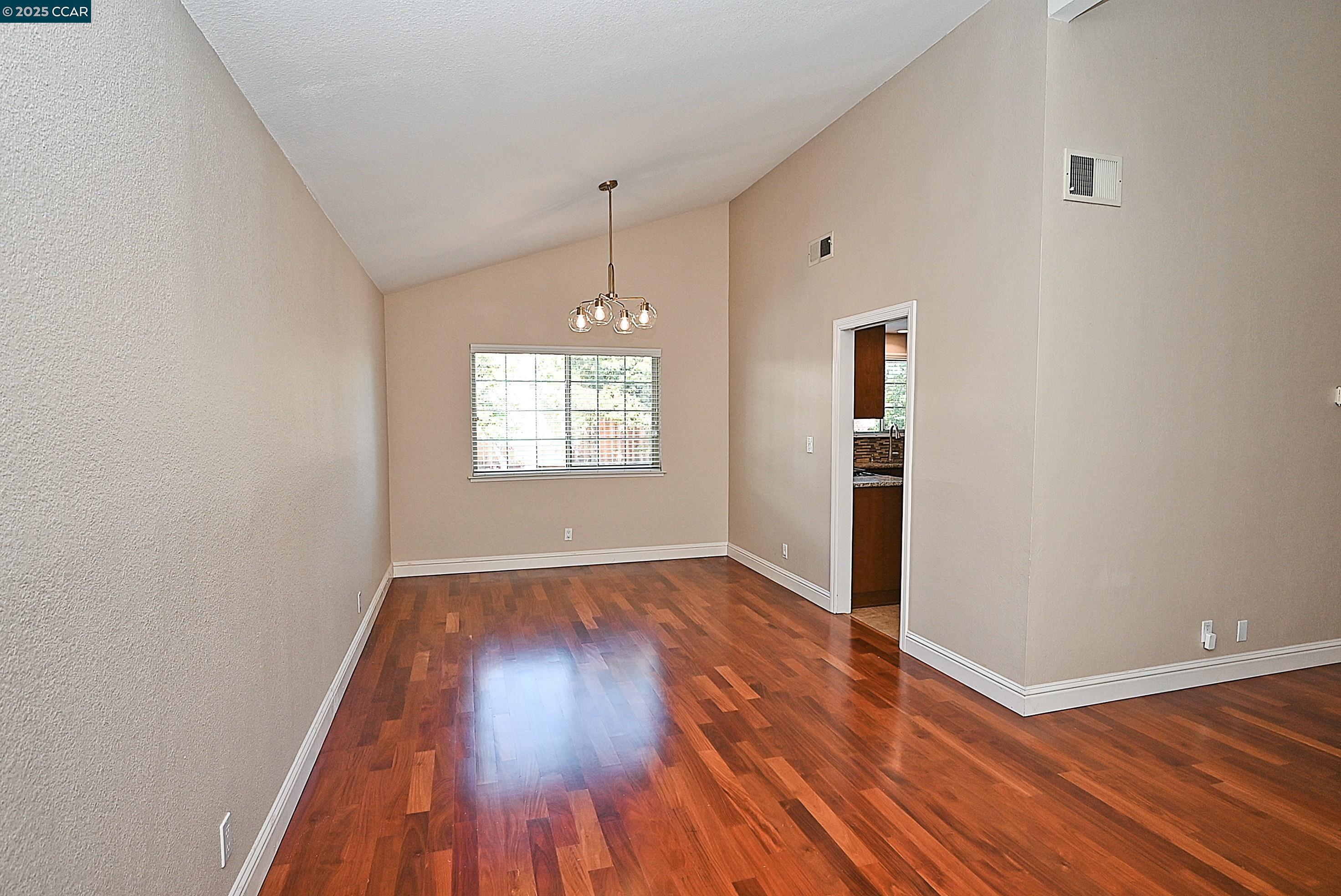 933 Meadowvale Ct, Martinez, California 94553, 4 Bedrooms Bedrooms, 10 Rooms Rooms,2 BathroomsBathrooms,Residential Lease,For Rent,933 Meadowvale Ct,41103517