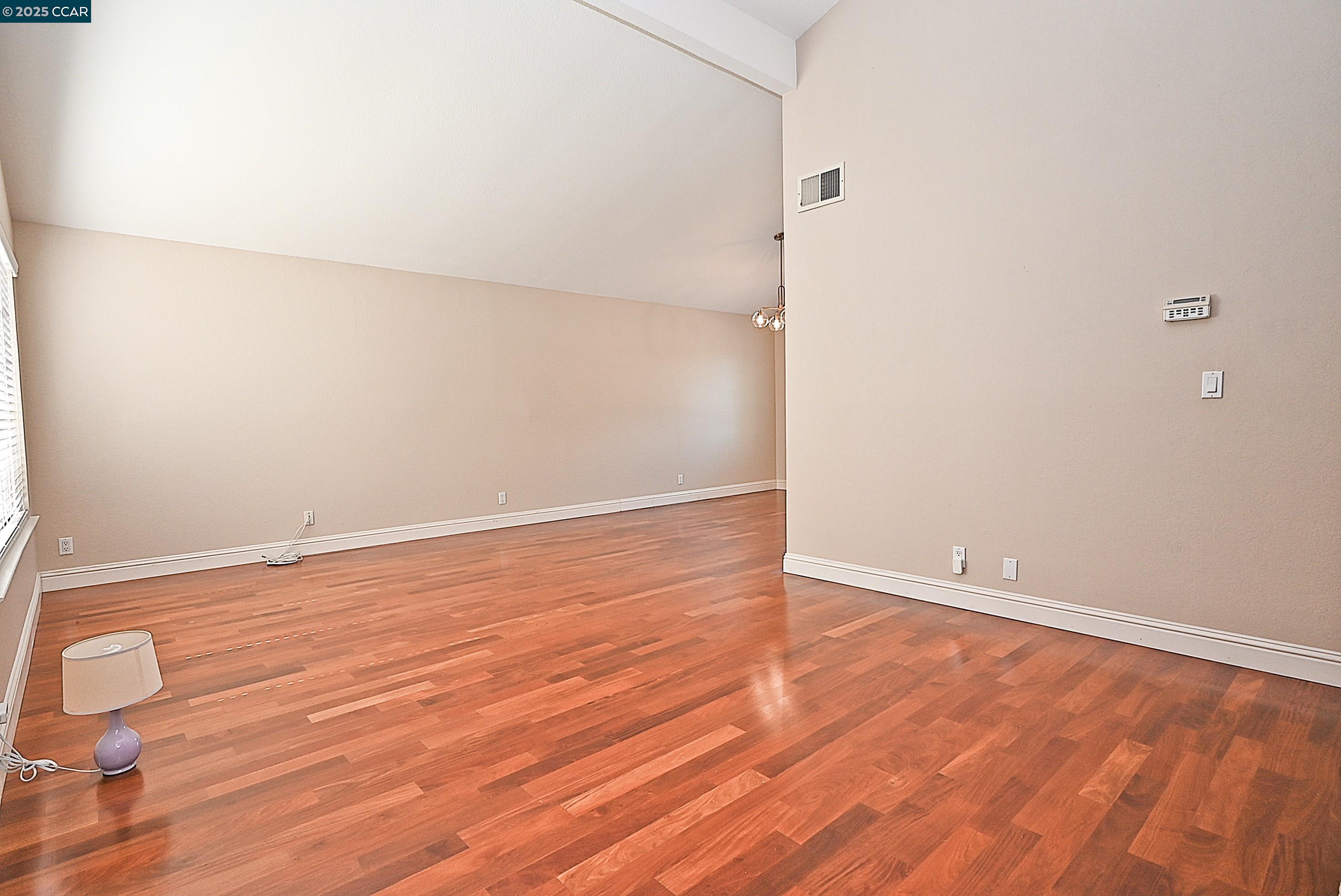 933 Meadowvale Ct, Martinez, California 94553, 4 Bedrooms Bedrooms, 10 Rooms Rooms,2 BathroomsBathrooms,Residential Lease,For Rent,933 Meadowvale Ct,41103517