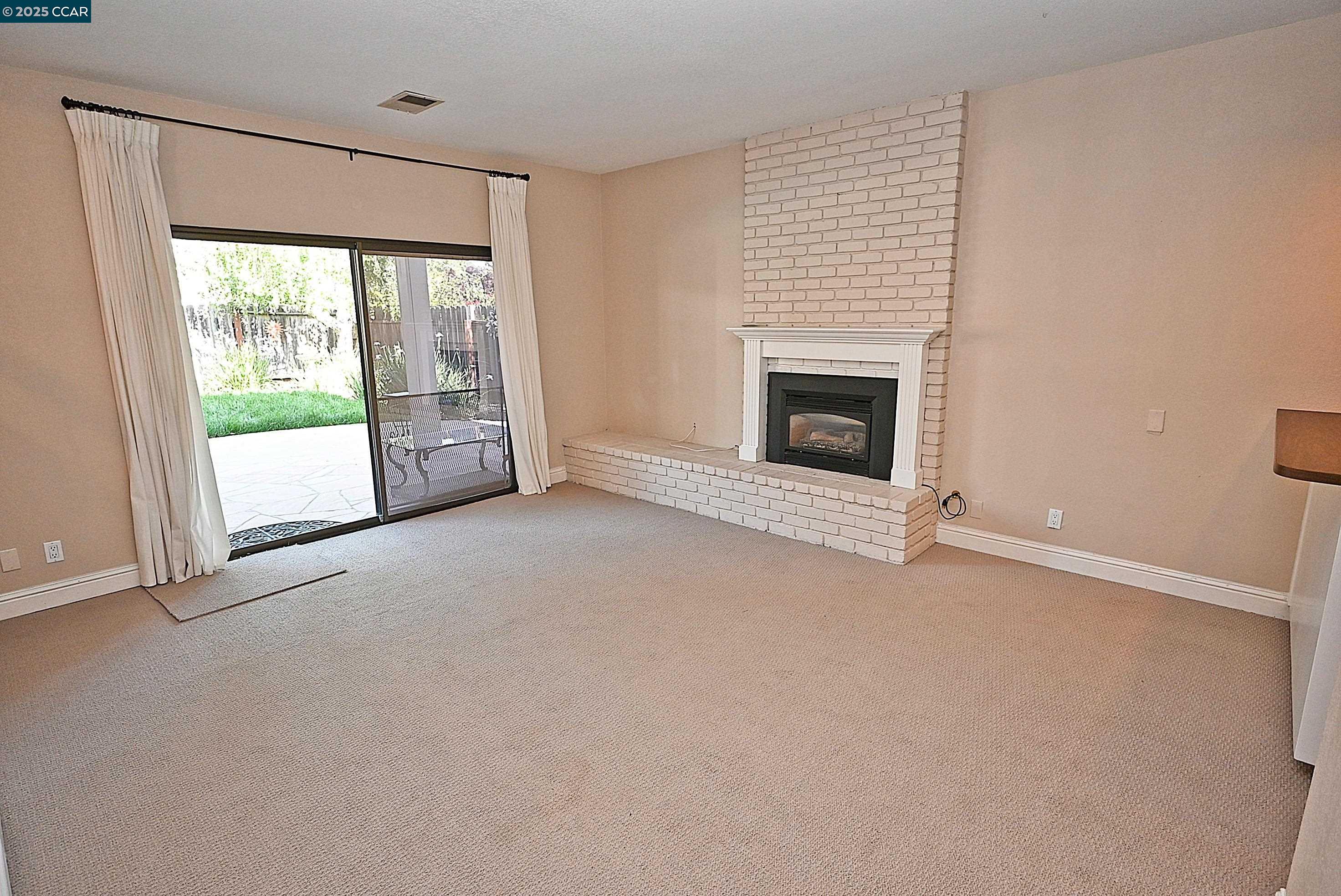 933 Meadowvale Ct, Martinez, California 94553, 4 Bedrooms Bedrooms, 10 Rooms Rooms,2 BathroomsBathrooms,Residential Lease,For Rent,933 Meadowvale Ct,41103517