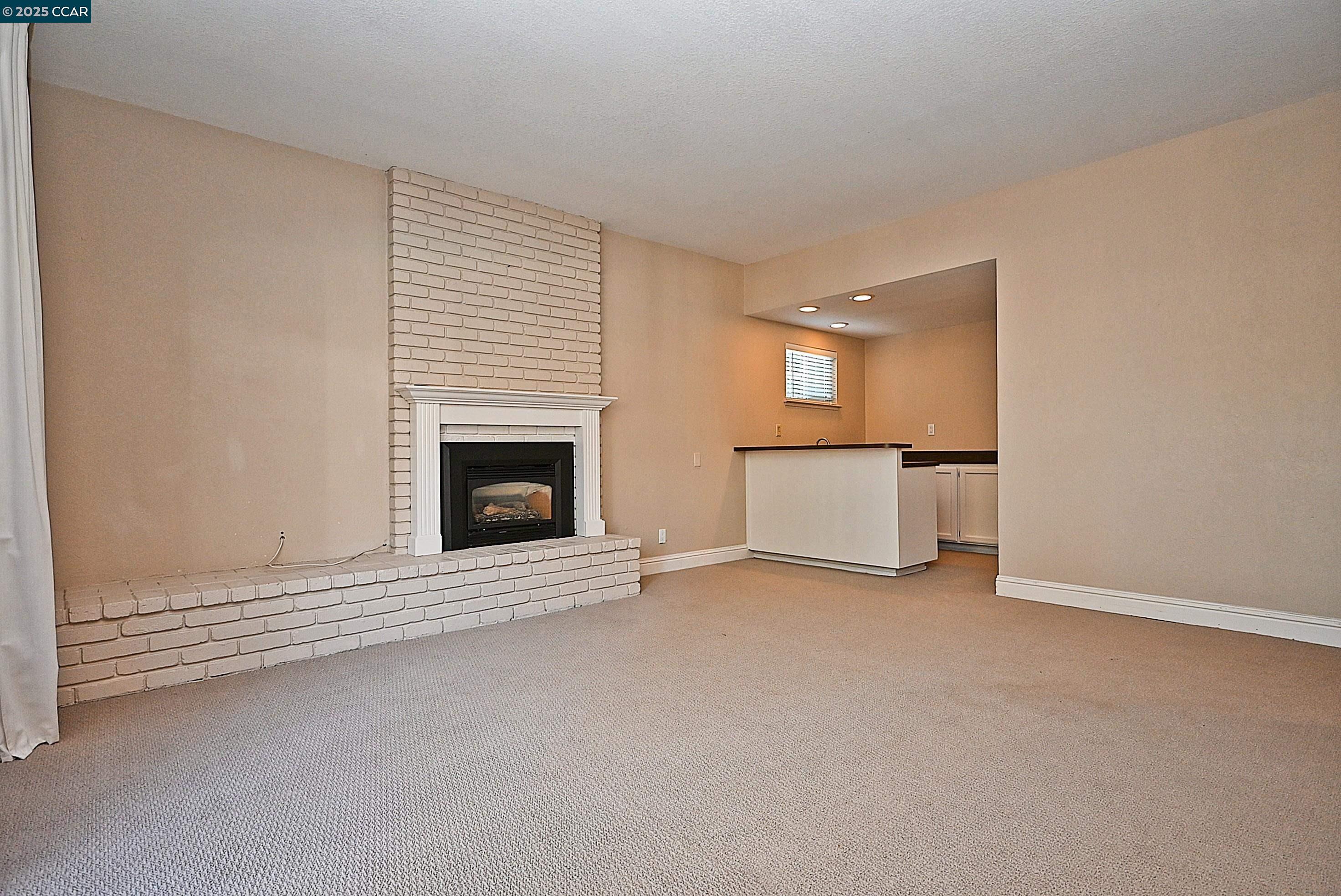 933 Meadowvale Ct, Martinez, California 94553, 4 Bedrooms Bedrooms, 10 Rooms Rooms,2 BathroomsBathrooms,Residential Lease,For Rent,933 Meadowvale Ct,41103517