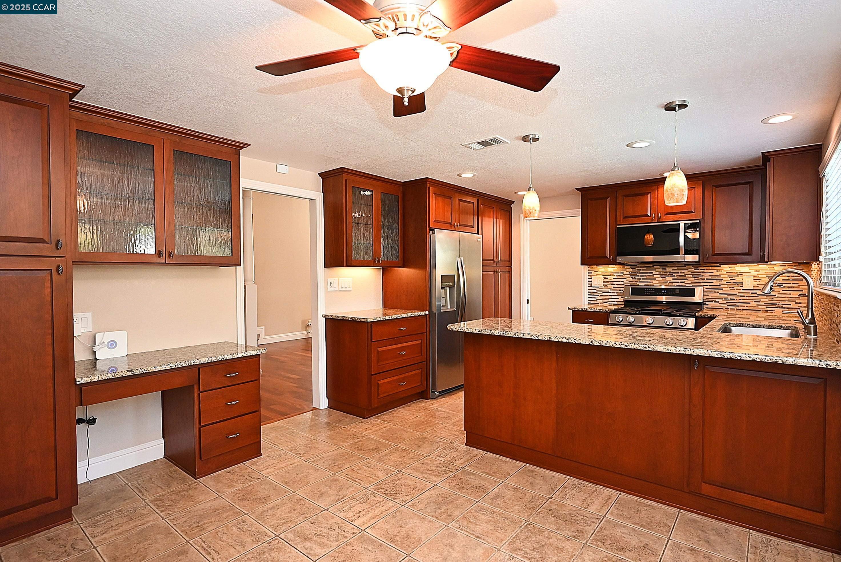 933 Meadowvale Ct, Martinez, California 94553, 4 Bedrooms Bedrooms, 10 Rooms Rooms,2 BathroomsBathrooms,Residential Lease,For Rent,933 Meadowvale Ct,41103517