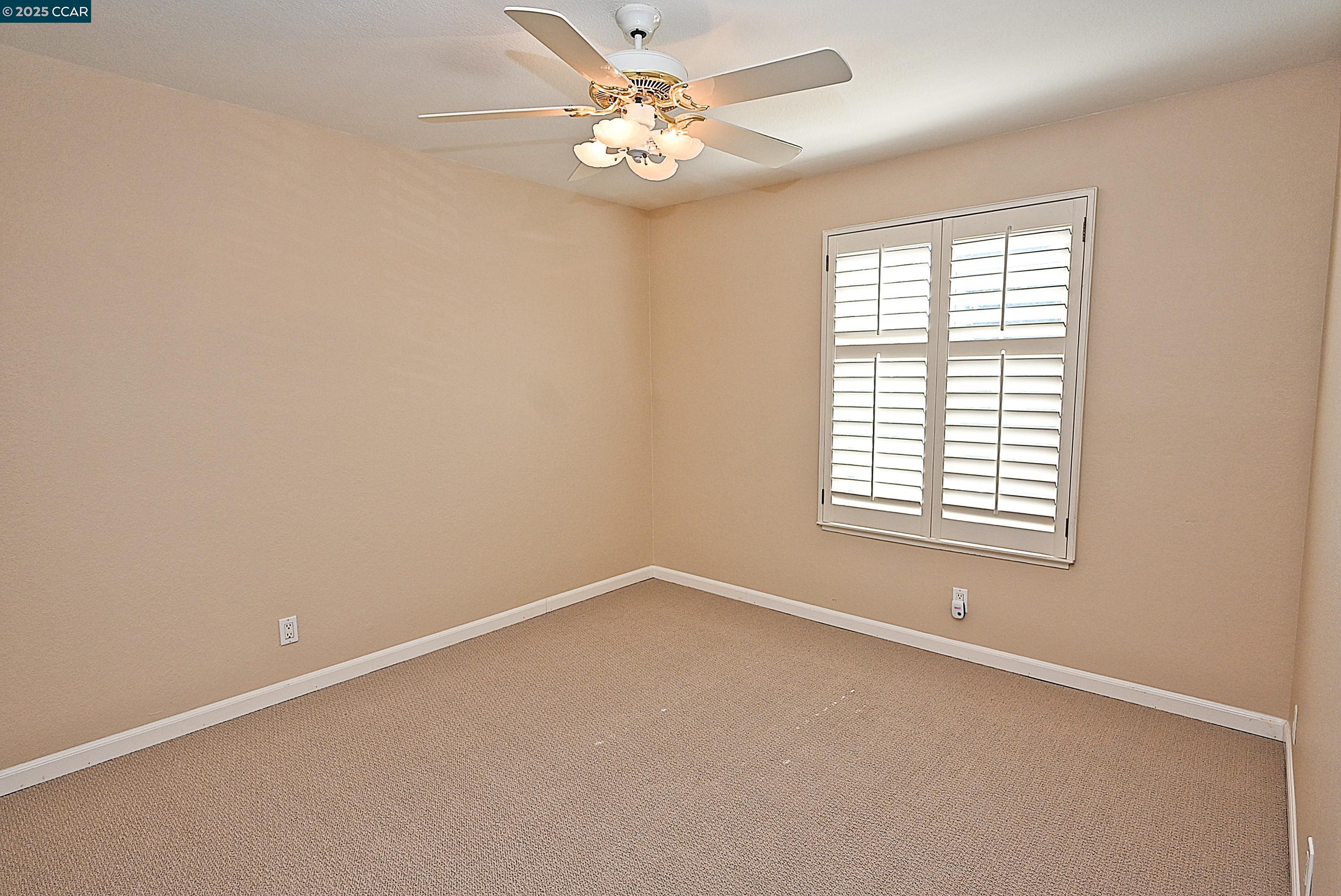 933 Meadowvale Ct, Martinez, California 94553, 4 Bedrooms Bedrooms, 10 Rooms Rooms,2 BathroomsBathrooms,Residential Lease,For Rent,933 Meadowvale Ct,41103517