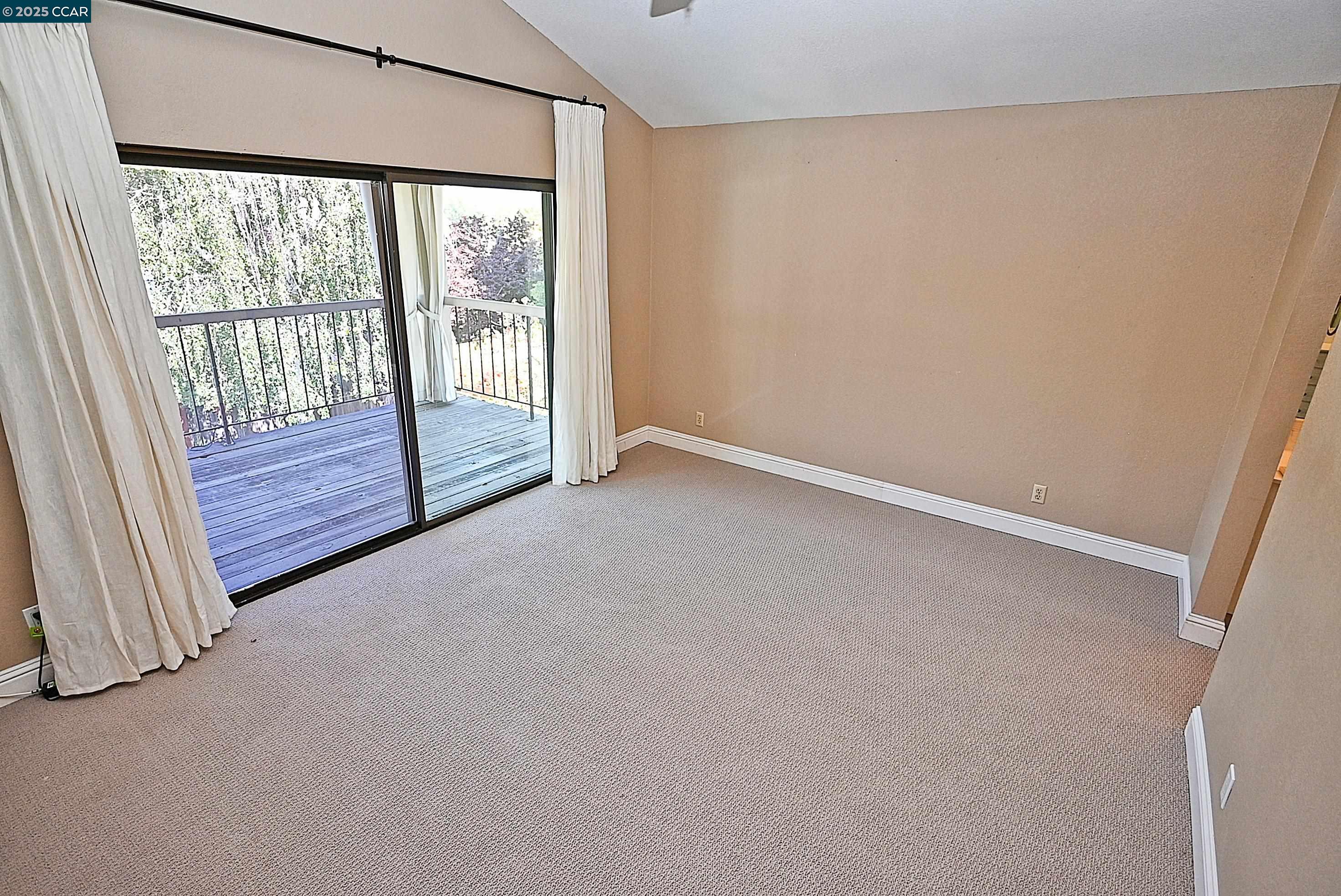 933 Meadowvale Ct, Martinez, California 94553, 4 Bedrooms Bedrooms, 10 Rooms Rooms,2 BathroomsBathrooms,Residential Lease,For Rent,933 Meadowvale Ct,41103517