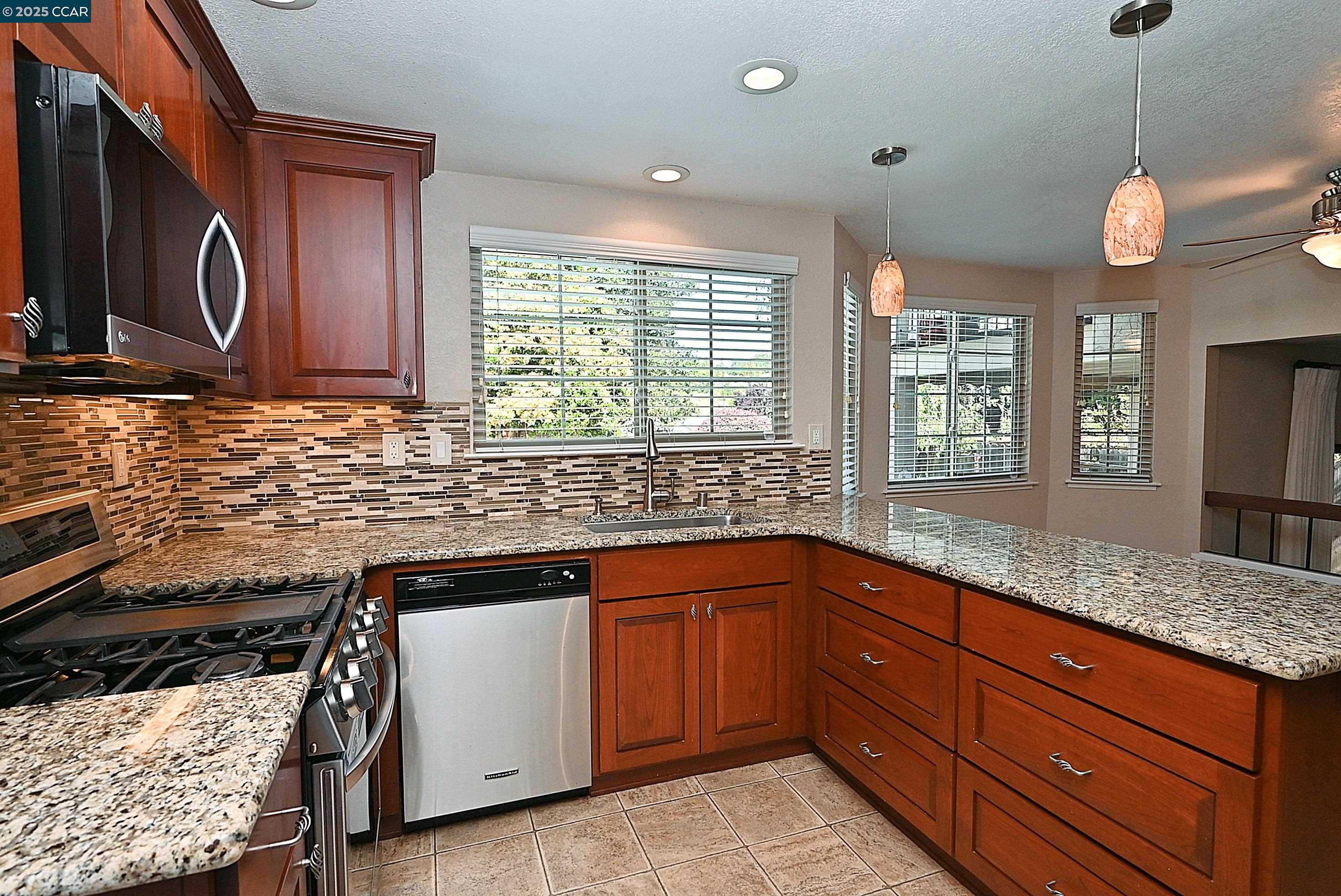 933 Meadowvale Ct, Martinez, California 94553, 4 Bedrooms Bedrooms, 10 Rooms Rooms,2 BathroomsBathrooms,Residential Lease,For Rent,933 Meadowvale Ct,41103517